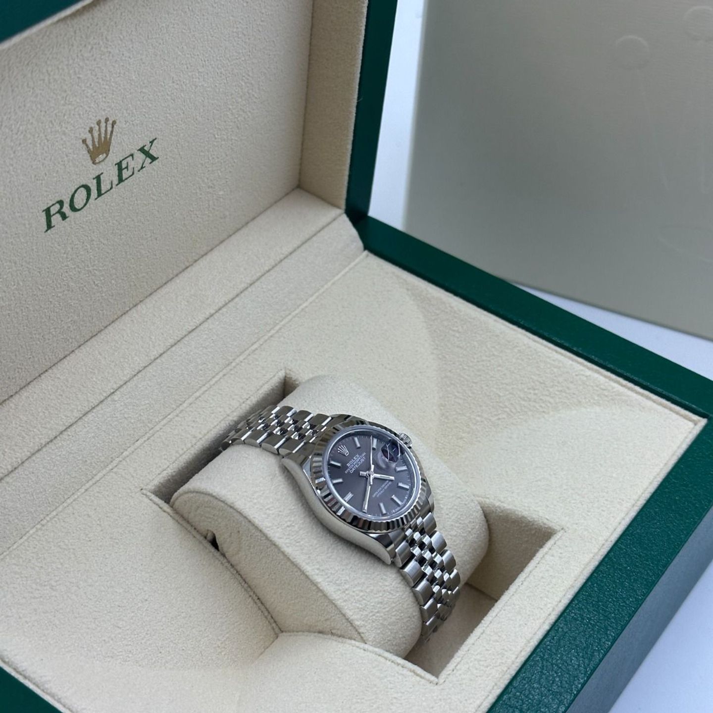 Rolex Lady-Datejust 279174 (2024) - Grijs wijzerplaat 28mm Staal (3/8)