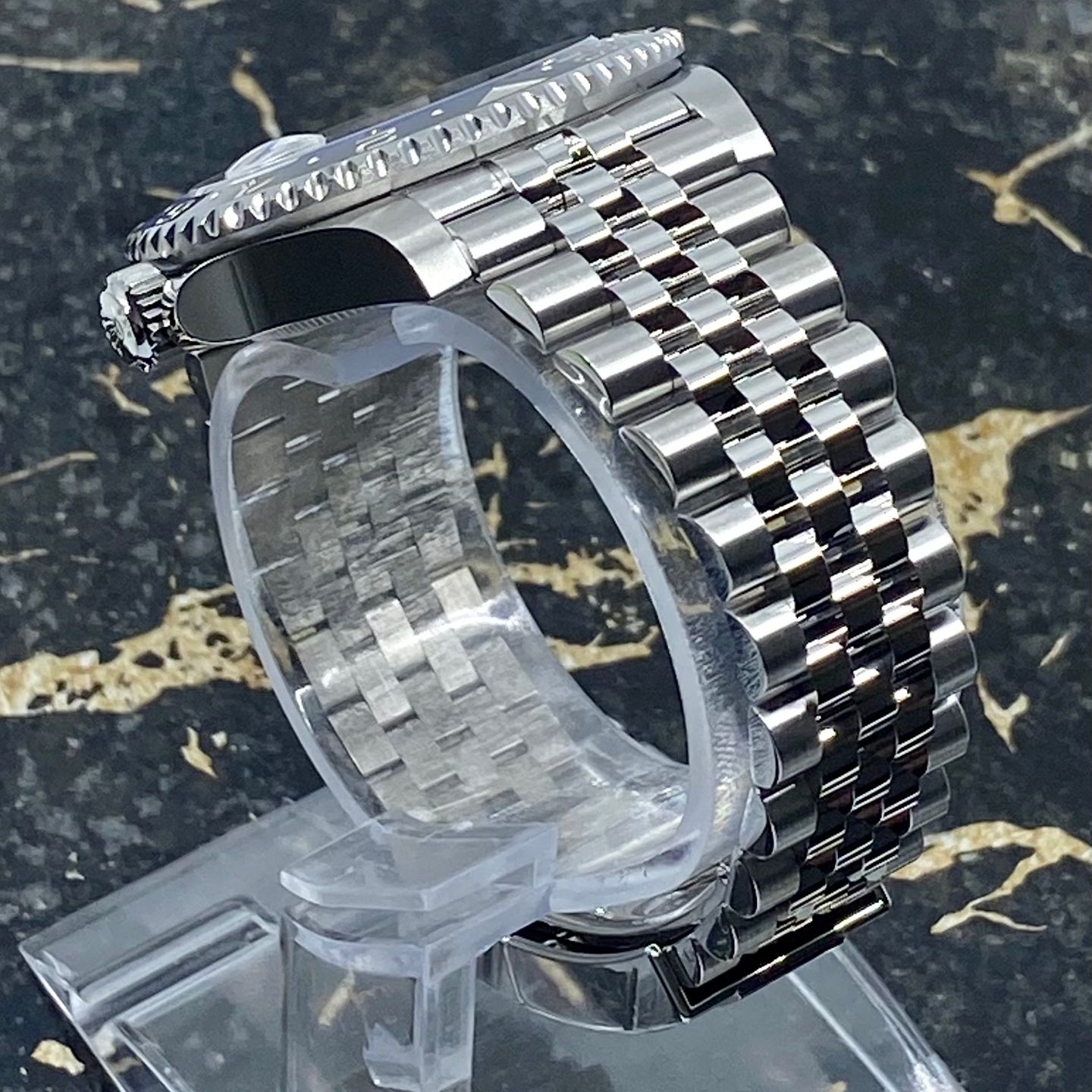 Rolex GMT-Master II 126710BLNR (2024) - Black dial 40 mm Steel case (6/8)