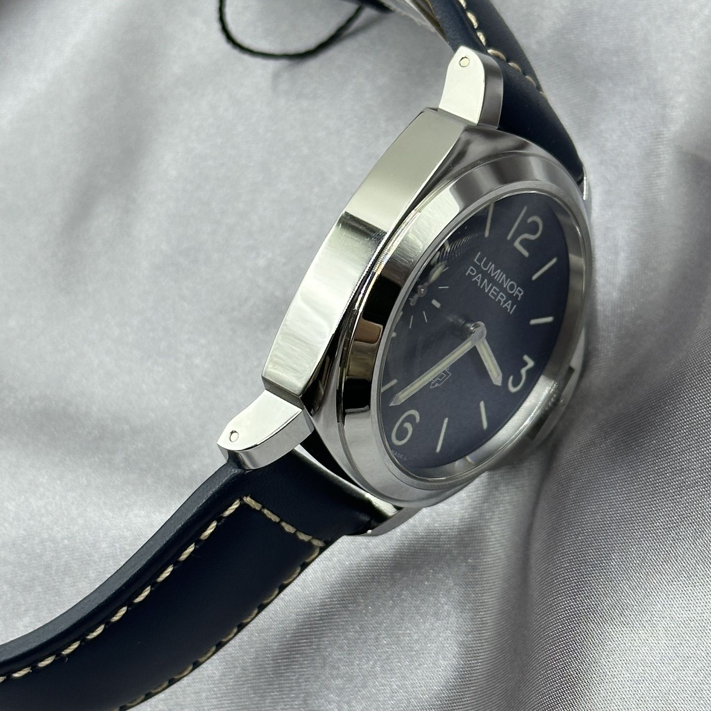 Panerai Luminor PAM01085 (2024) - Blauw wijzerplaat 44mm Staal (5/8)