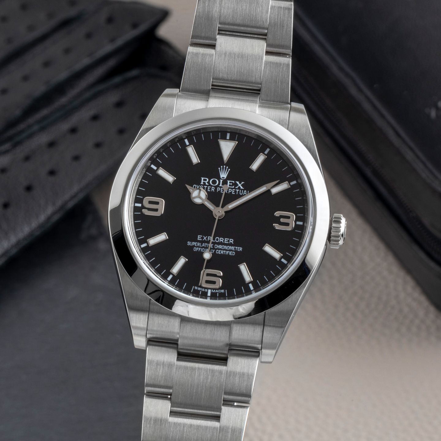 Rolex Explorer 214270 (Unknown (random serial)) - Black dial 39 mm Steel case (3/8)
