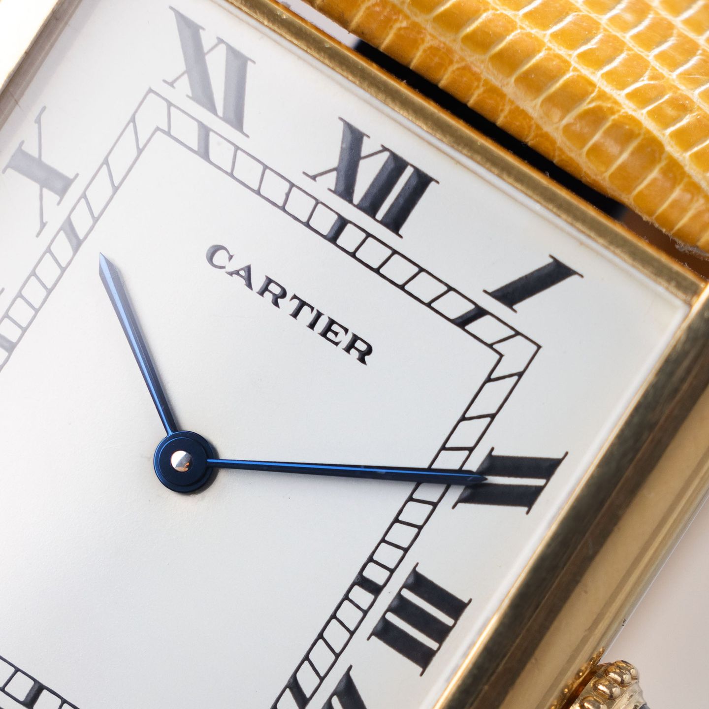 Cartier Tank Unknown (1970) - White dial 35 mm Yellow Gold case (6/8)