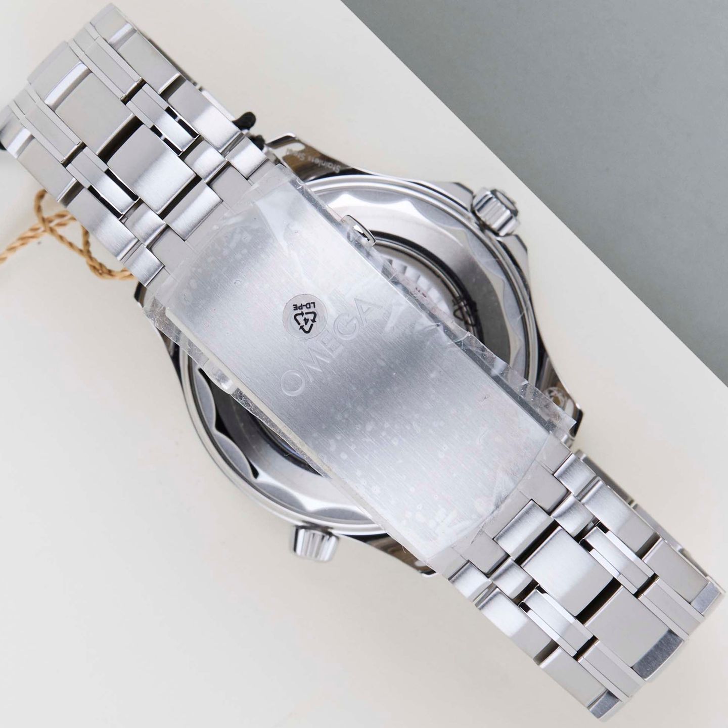 Omega Seamaster Diver 300 M 210.30.42.20.10.001 - (6/8)