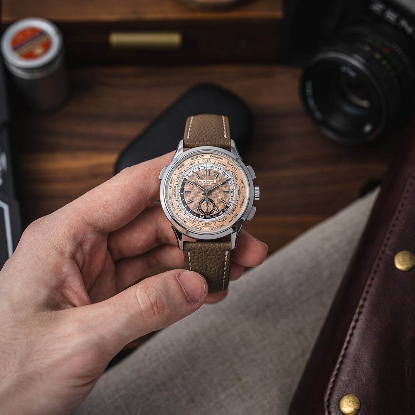 Patek Philippe World Time Chronograph 5935A-001 (2023) - Pink dial 41 mm Steel case (4/8)