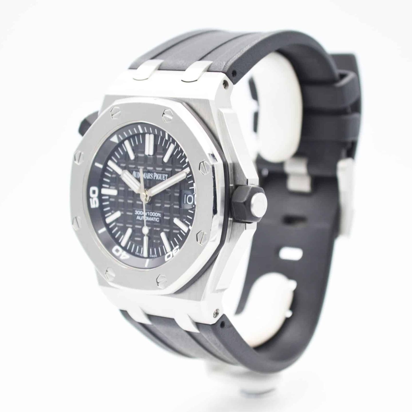 Audemars Piguet Royal Oak Offshore Diver 15703ST.OO.A002CA.01 (2011) - Black dial 42 mm Steel case (2/7)