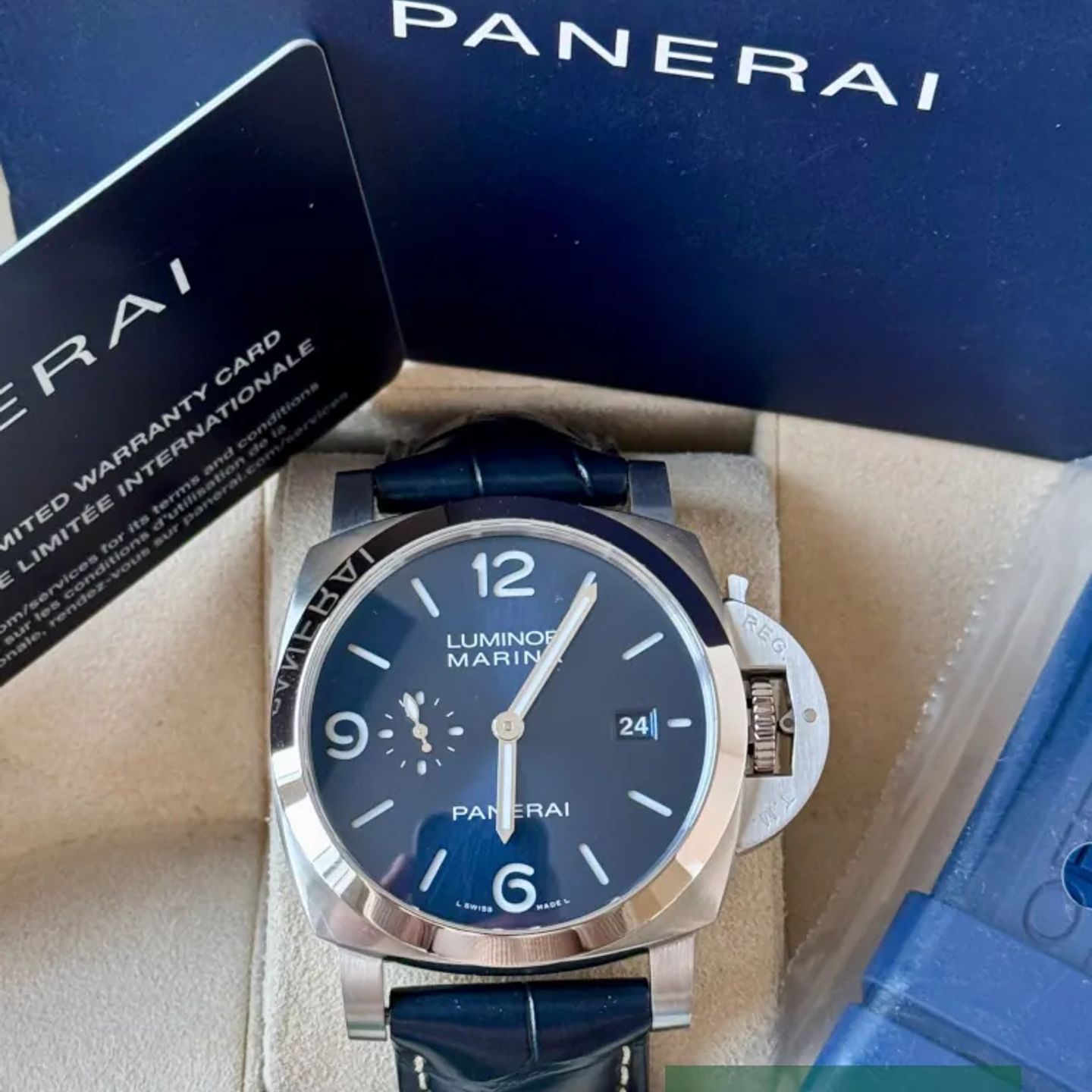 Panerai Luminor Marina PAM03313 (2025) - Blue dial 44 mm Steel case (7/7)