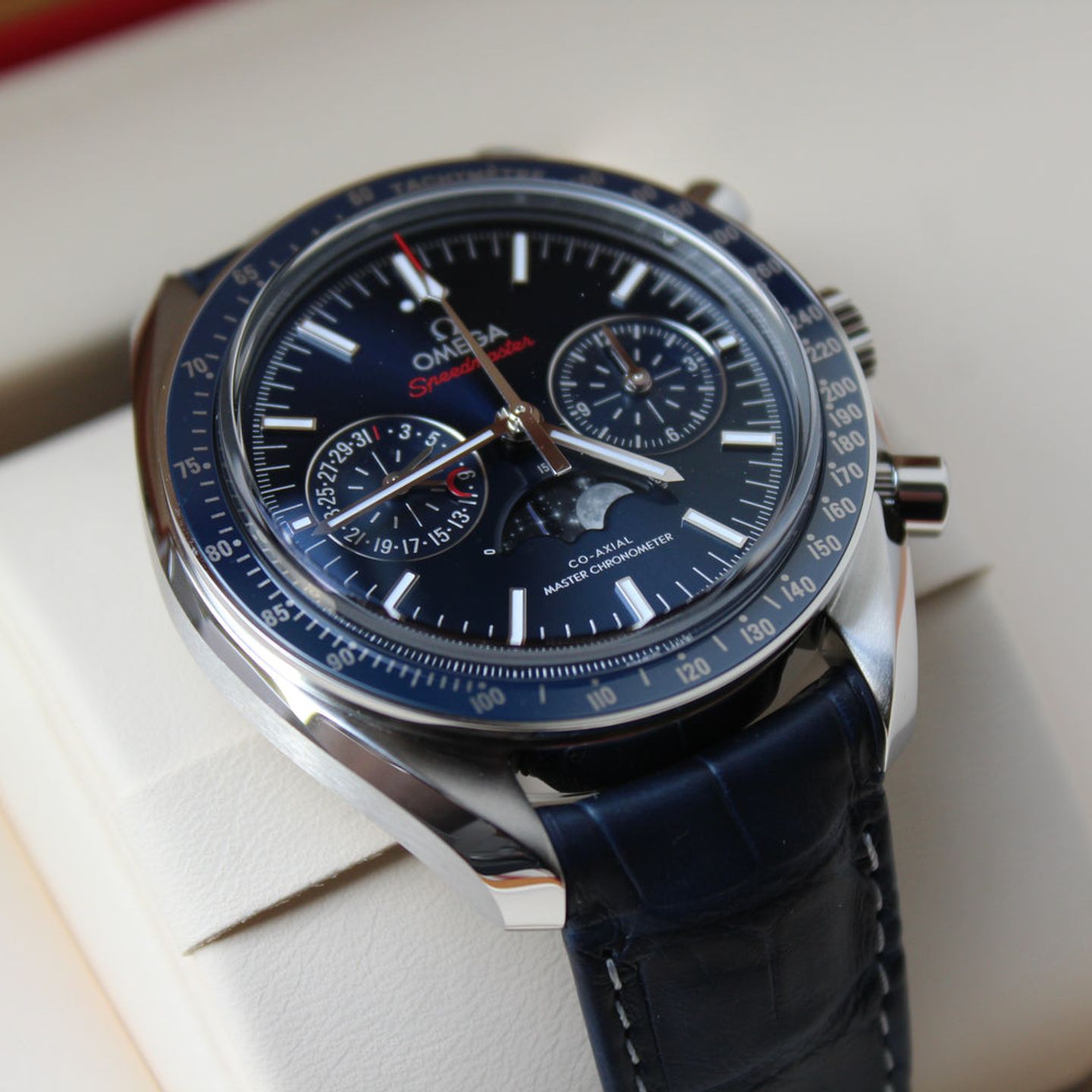 Omega Speedmaster Professional Moonwatch Moonphase 304.33.44.52.03.001 (2024) - Blue dial 44 mm Steel case (3/5)