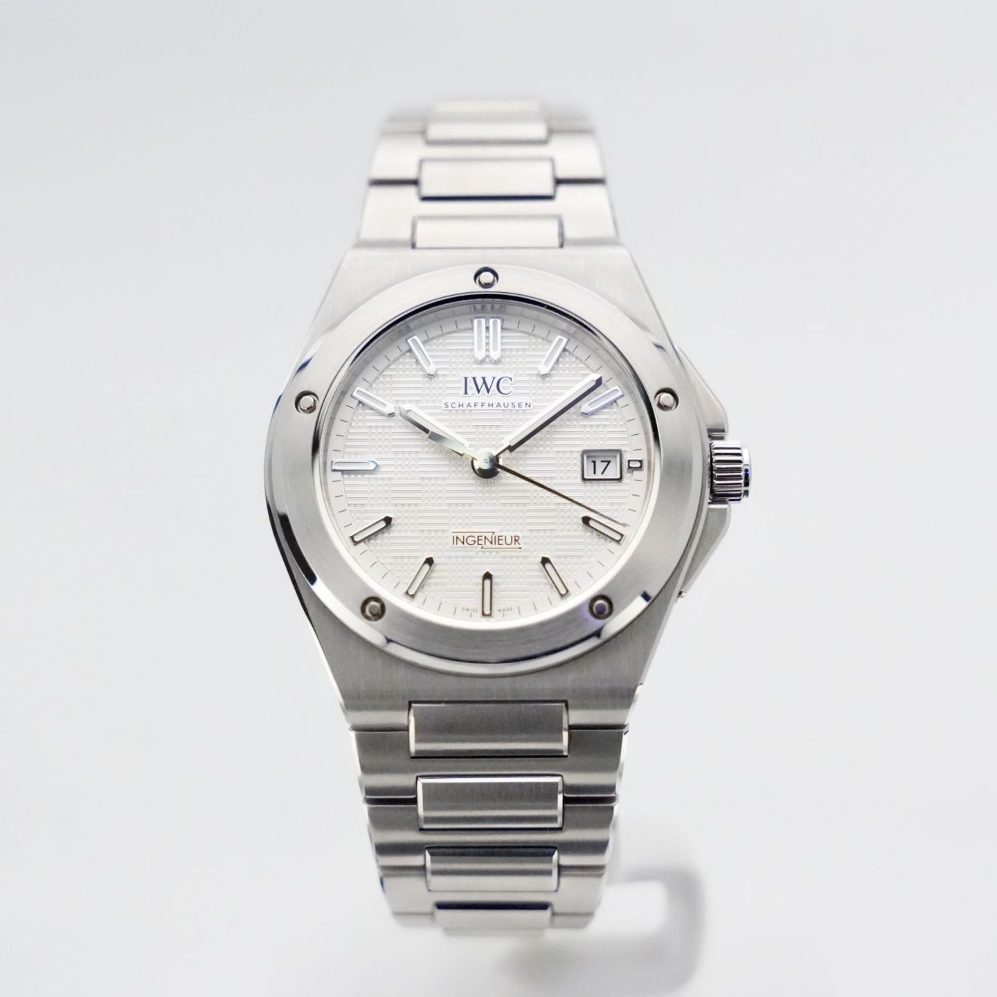 IWC Ingenieur Automatic IW328902 (2023) - White dial 40 mm Steel case (1/8)