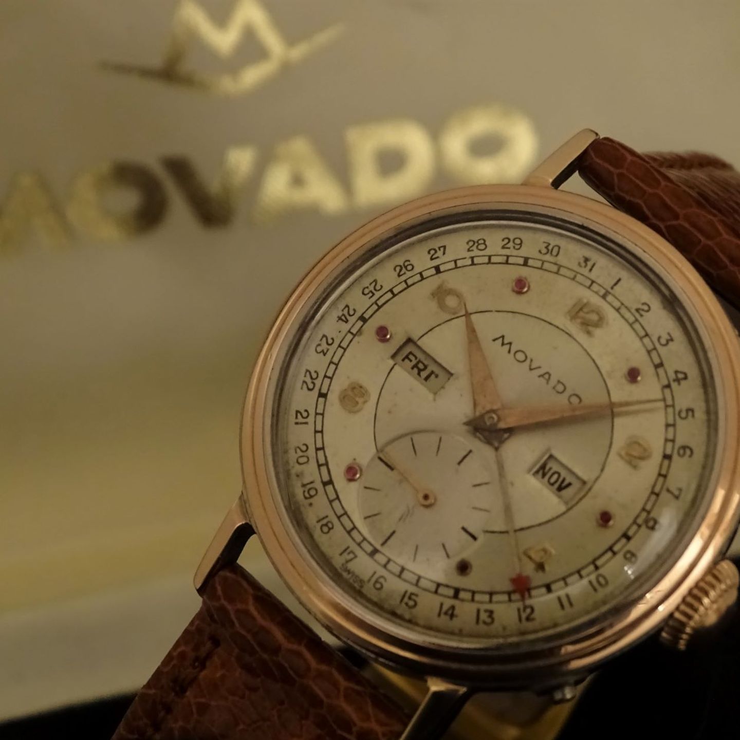 Movado Vintage Unknown (1945) - Champagne dial 33 mm Gold/Steel case (4/8)