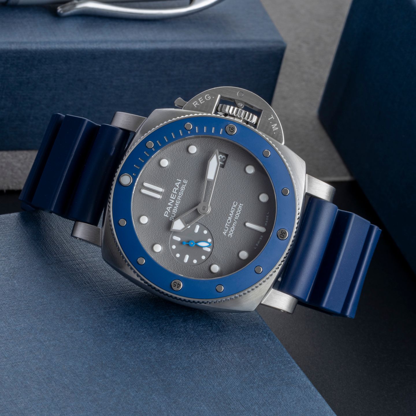 Panerai Luminor Submersible PAM00959 (Unknown (random serial)) - Grey dial 42 mm Steel case (2/8)