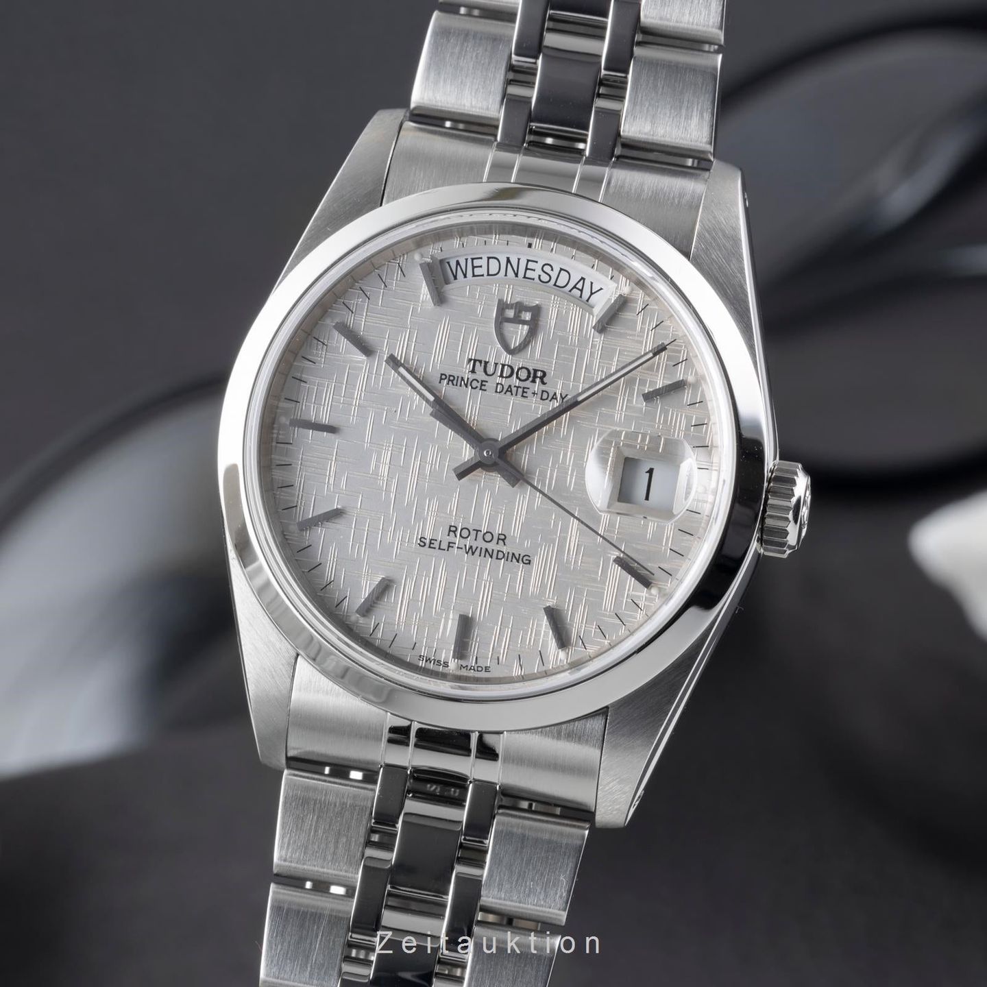 Tudor Prince Date 76200 - (1/8)