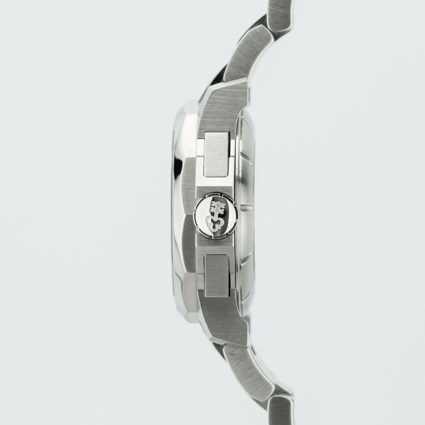 Corum Admiral's Cup AC-One A116/04001 (Unknown (random serial)) - Black dial 46 mm Steel case (4/4)
