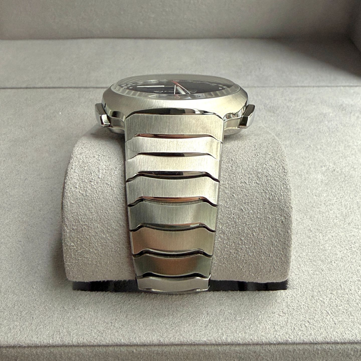 H. Moser & Cie. Streamliner 6902-1201 - (10/14)