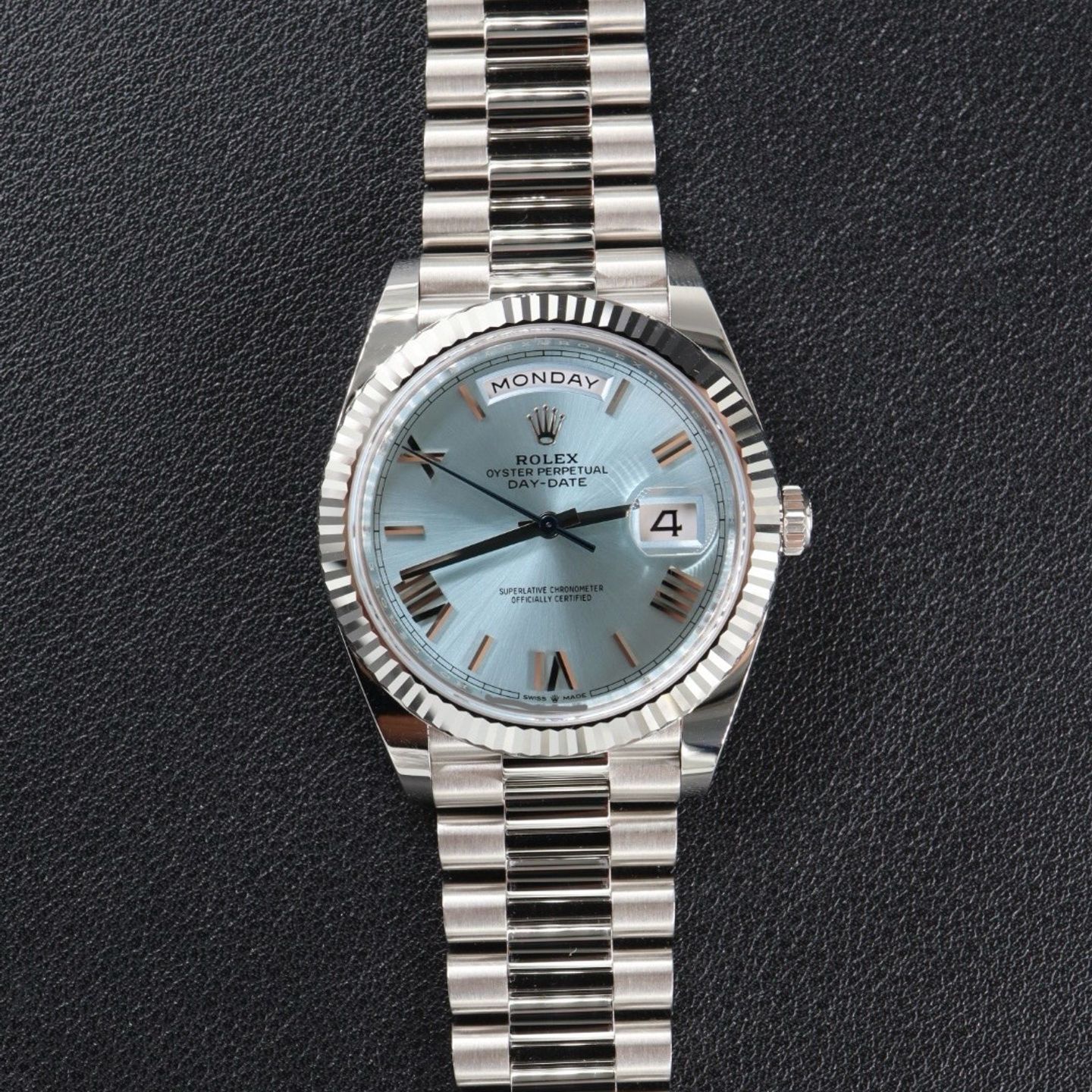 Rolex Day-Date 40 228236 (2024) - Blauw wijzerplaat 40mm Platina (1/7)