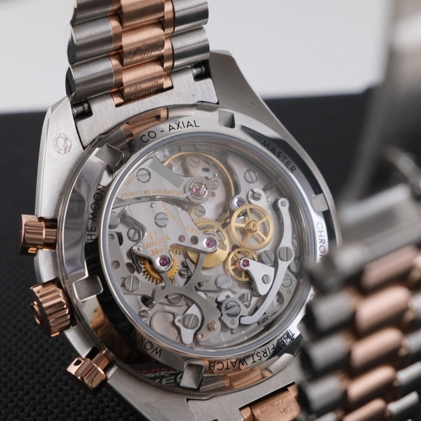 Omega Speedmaster Professional Moonwatch 310.20.42.50.99.001 - (2/8)