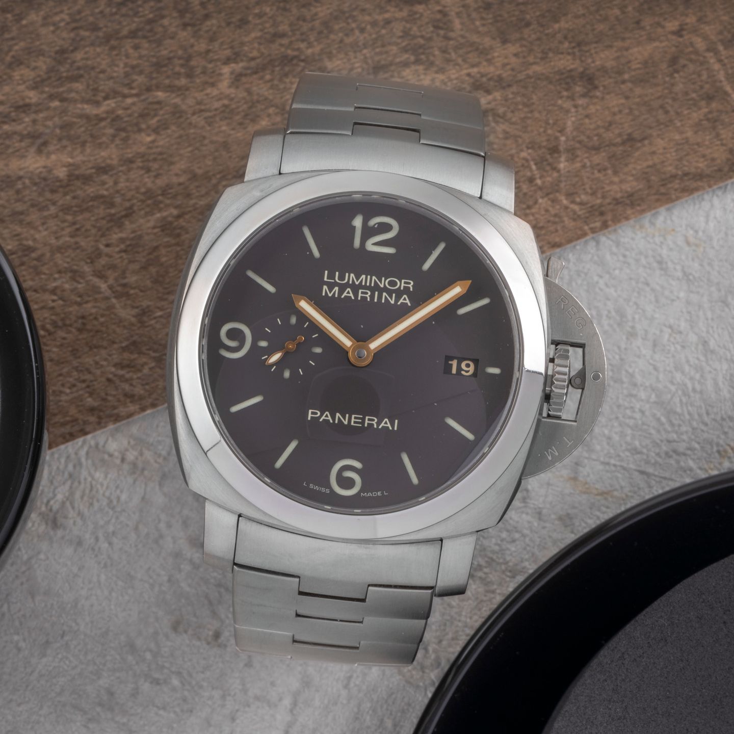 Panerai Luminor Marina 1950 3 Days Automatic PAM00352 (2013) - Brown dial 44 mm Titanium case (1/8)