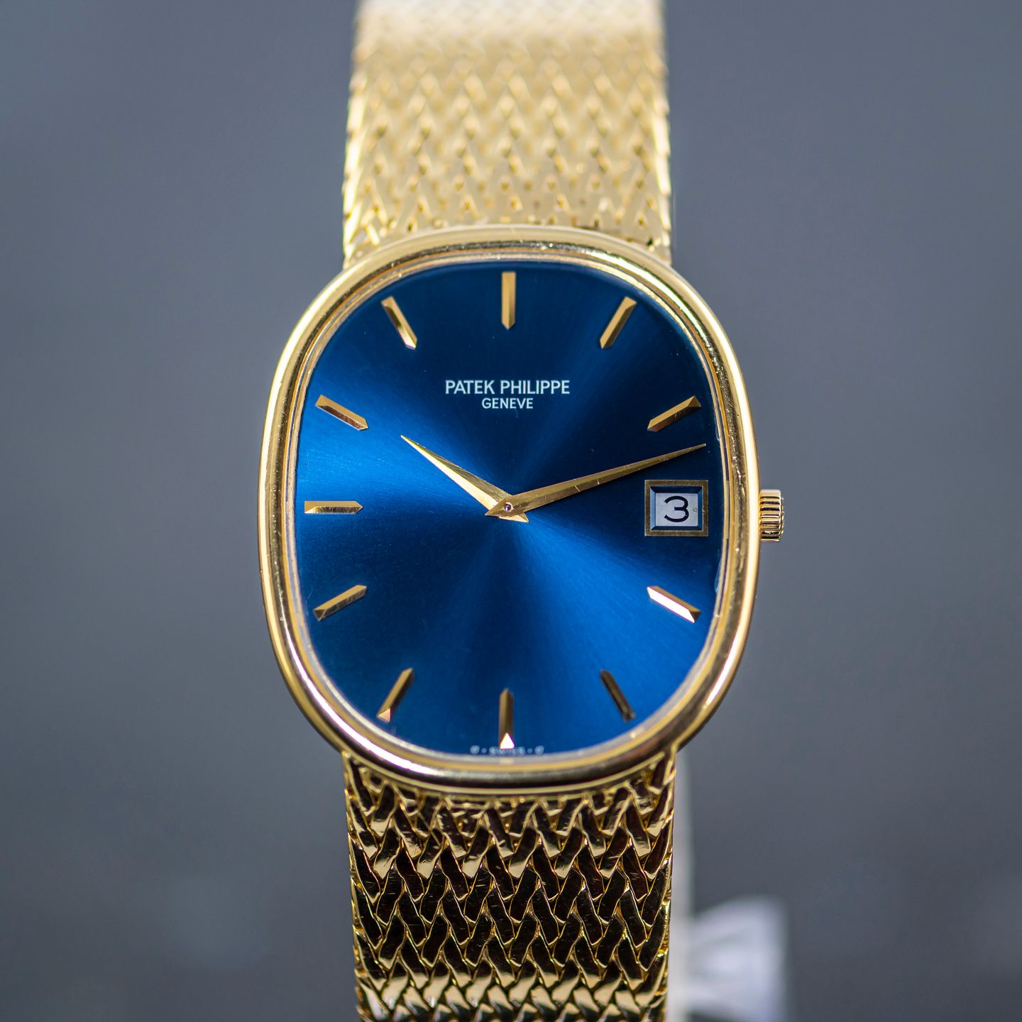 Patek Philippe Golden Ellipse 3605/1J (1977) - Blauw wijzerplaat 38mm Geelgoud (7/8)