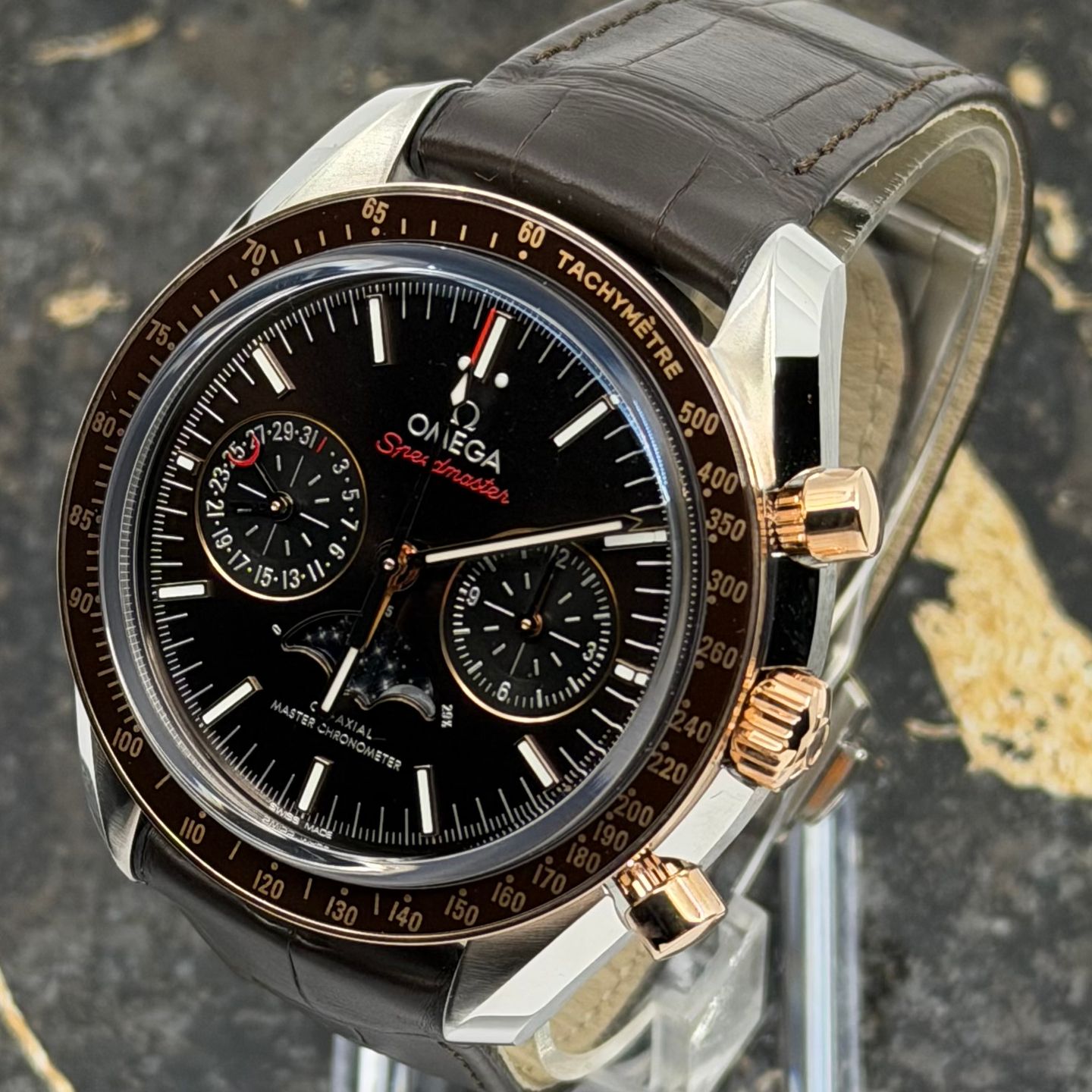 Omega Speedmaster Moonphase 304.23.44.52.13.001 (2026) - Bruin wijzerplaat 44mm Staal (4/8)