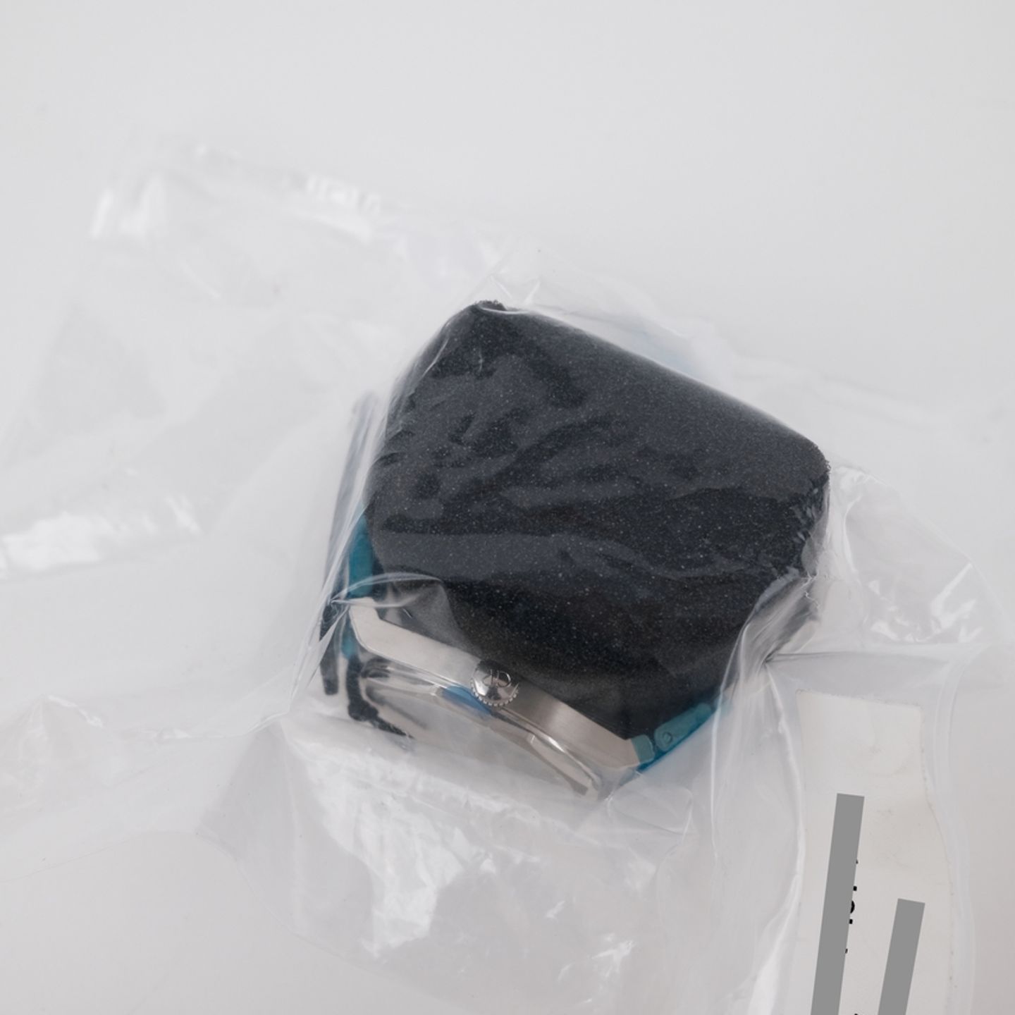 Girard-Perregaux Laureato 81010-11-431-11A (2023) - Blue dial 43 mm Steel case (6/8)