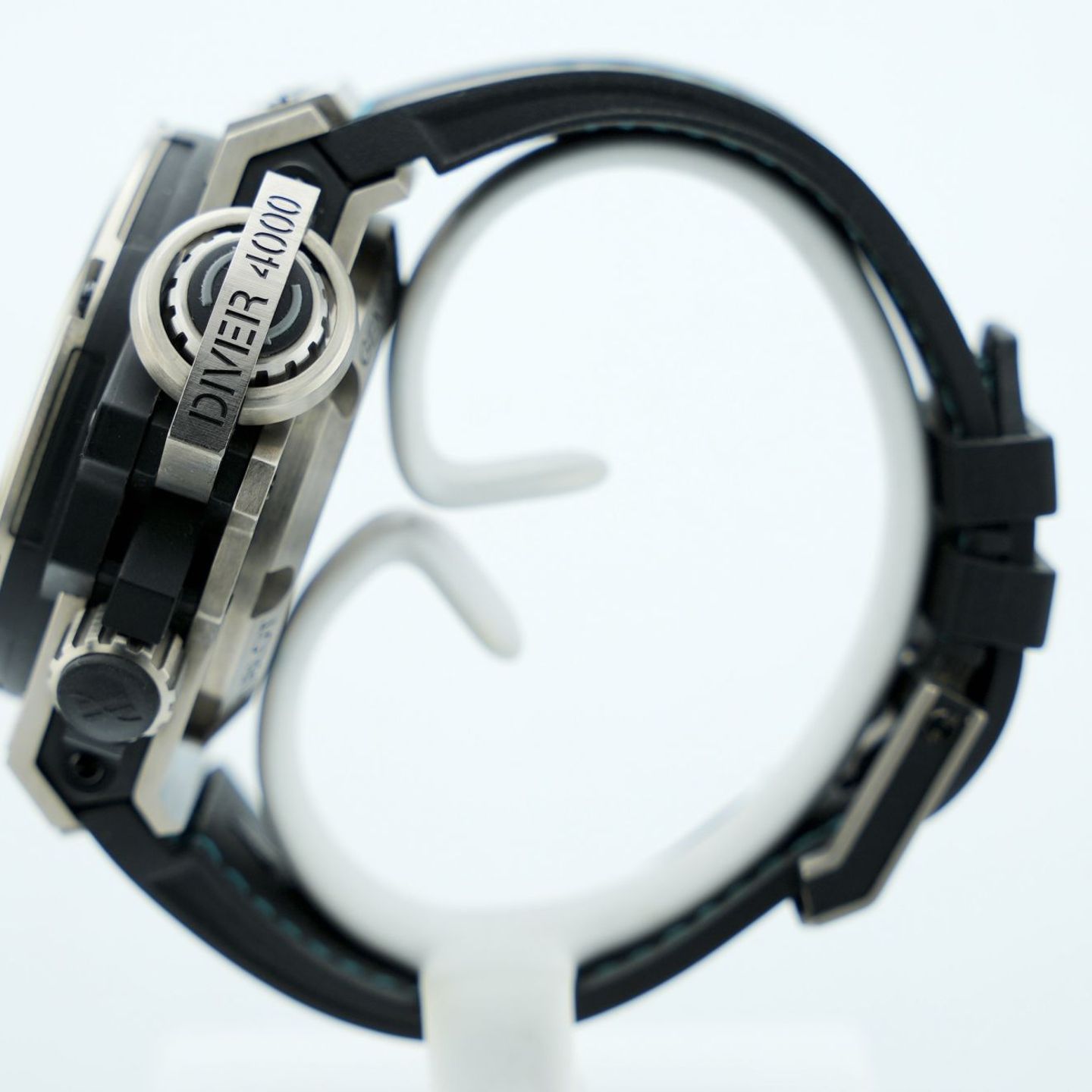 Hublot King Power 731.NX.1170.GR.CARI2 (2017) - Black dial 48 mm Titanium case (3/8)