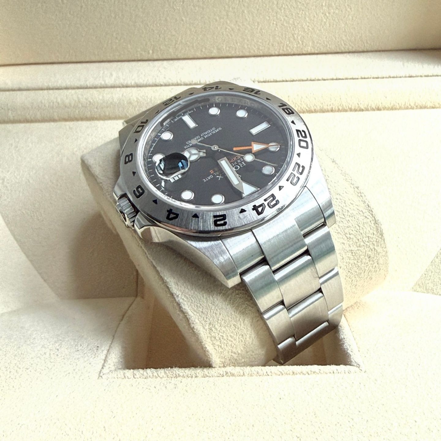 Rolex Explorer II 216570 (2013) - Black dial 42 mm Steel case (12/14)