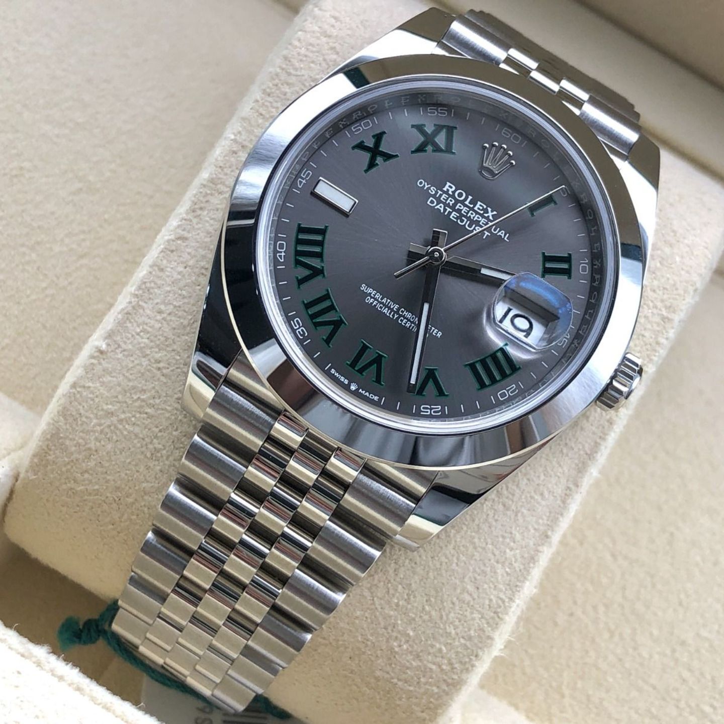 Rolex Datejust 41 126300 (2024) - Grey dial 41 mm Steel case (3/8)