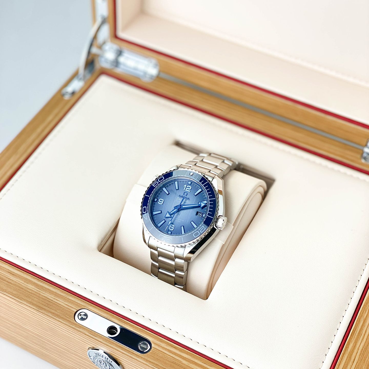 Omega Seamaster Planet Ocean 215.30.40.20.03.002 (2024) - Blauw wijzerplaat 40mm Staal (1/5)