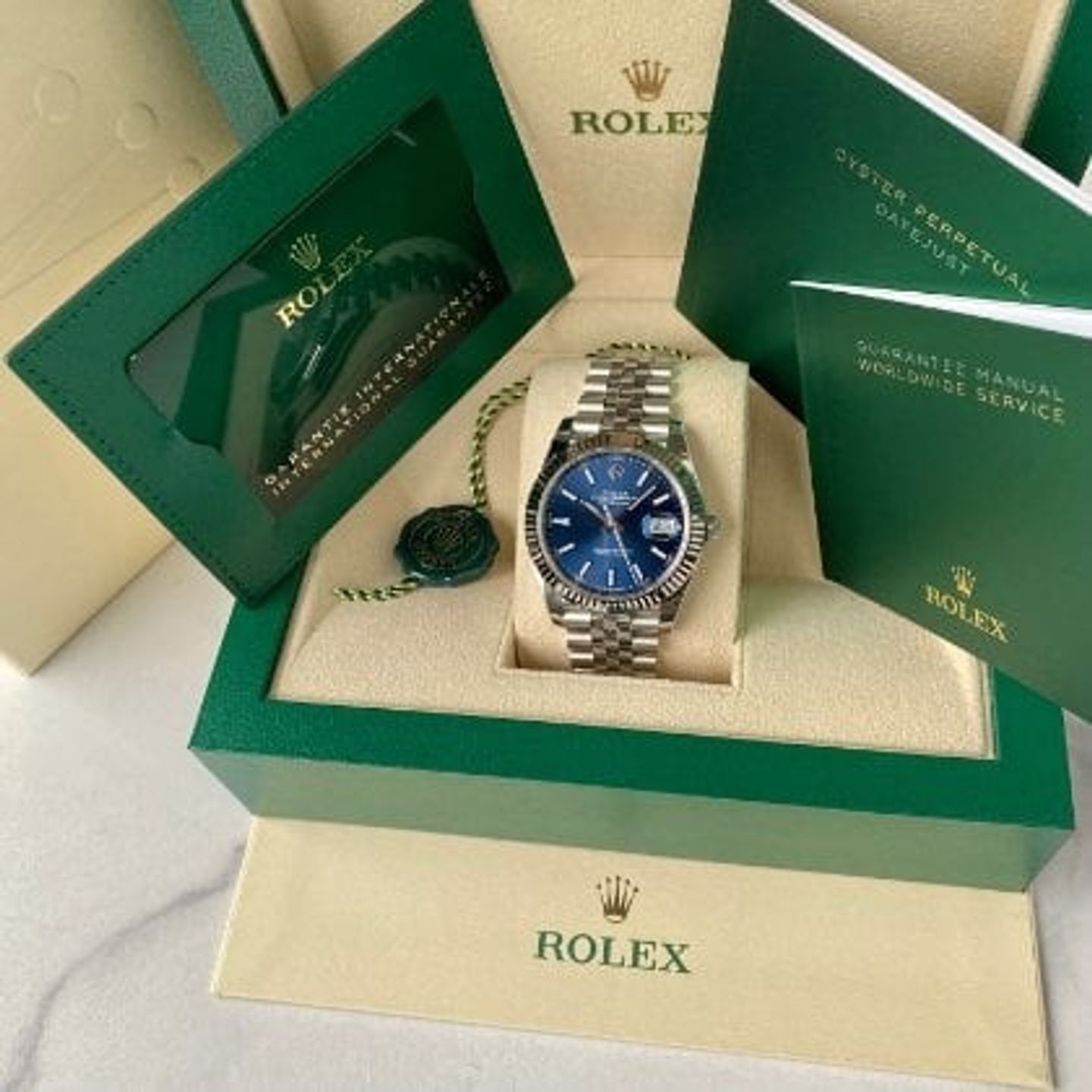 Rolex Datejust 41 126334 (2023) - Blue dial 41 mm White Gold case (3/8)