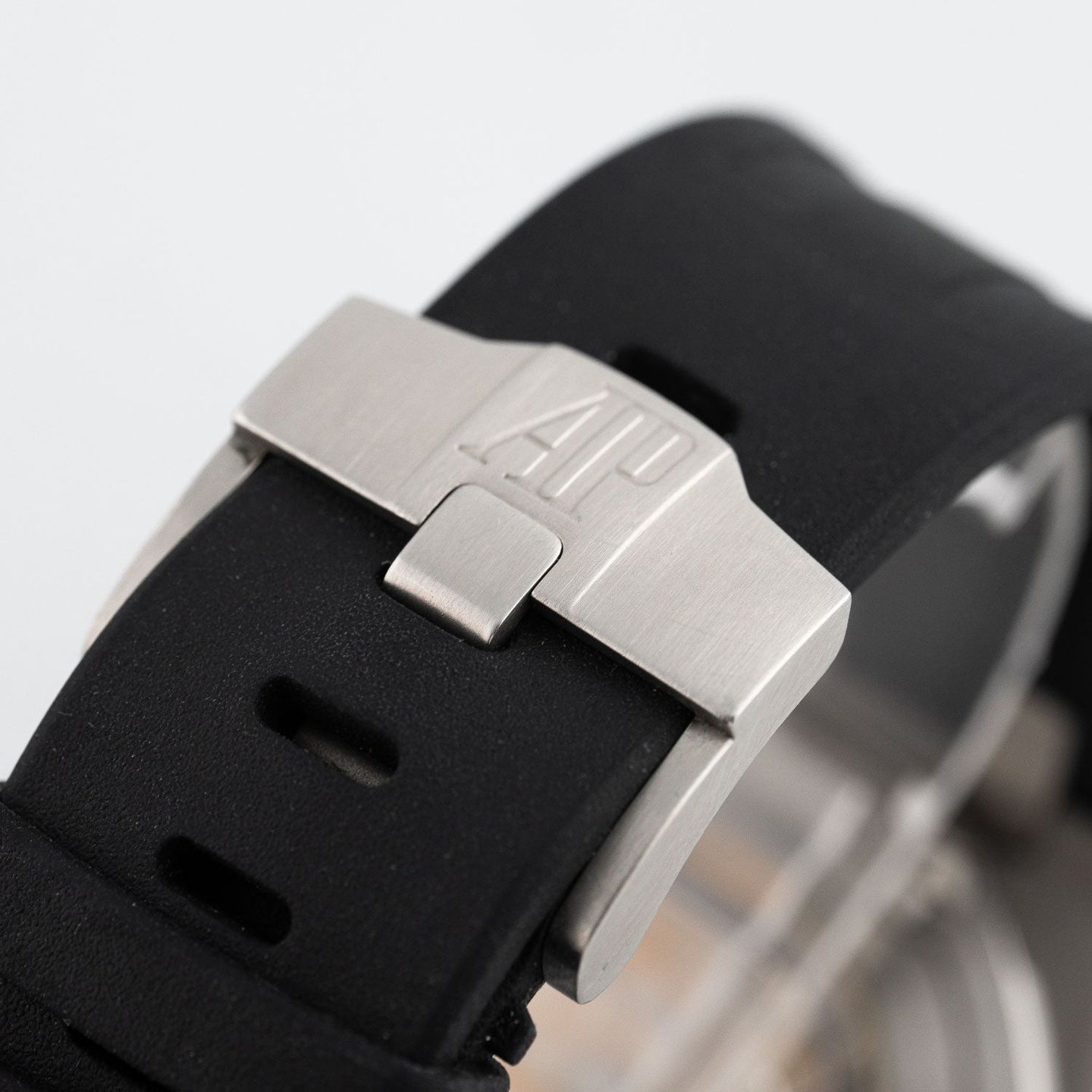 Audemars Piguet Royal Oak Offshore Diver 15710ST.OO.A002CA.01 - (4/7)