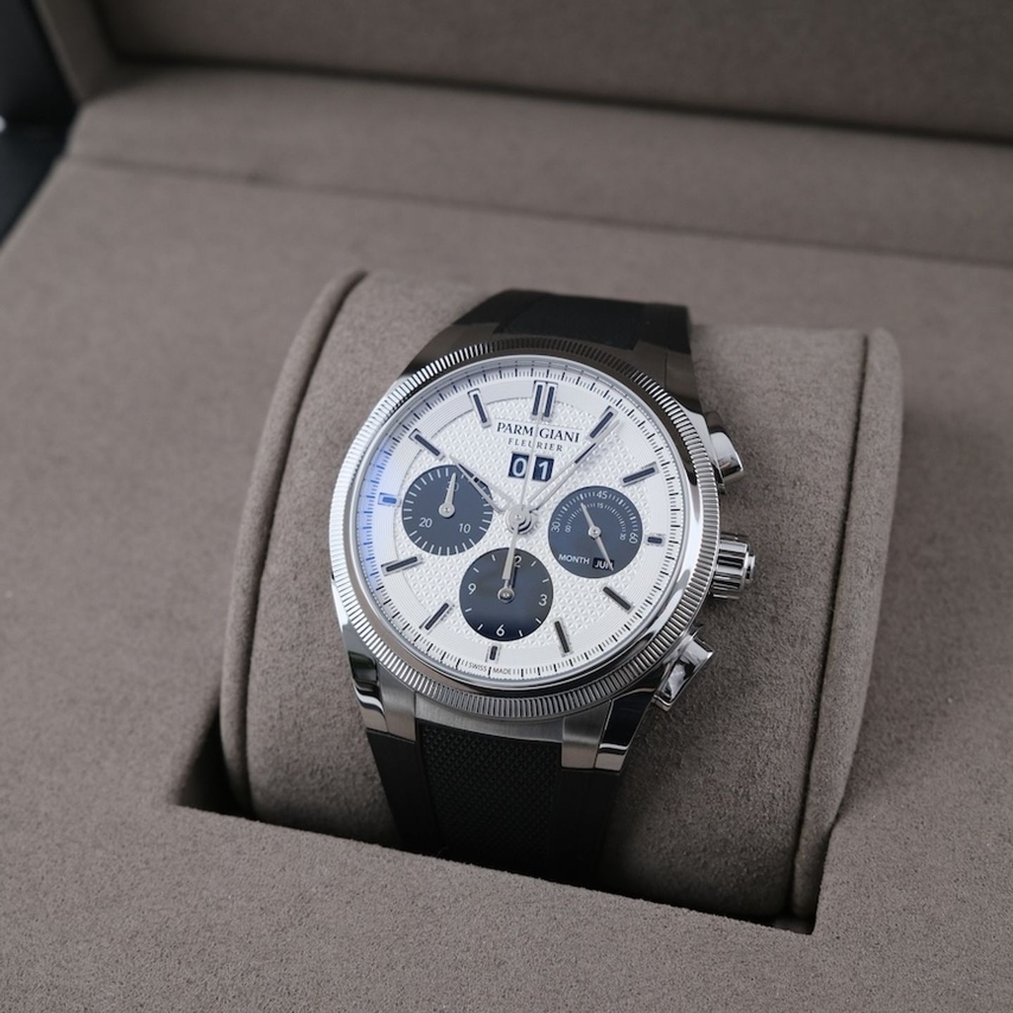 Parmigiani Fleurier Tonda PFC906-0000140-B00182 (2021) - 43 mm Steel case (2/8)