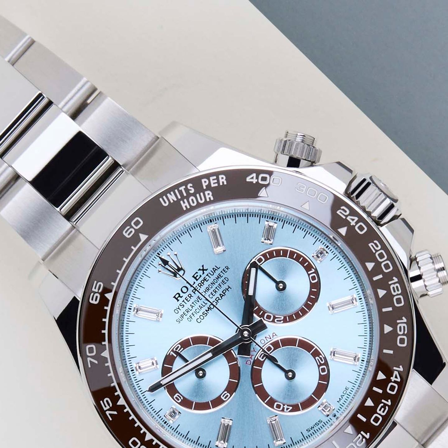 Rolex Daytona 126506 (2026) - Blue dial 40 mm Platinum case (3/8)