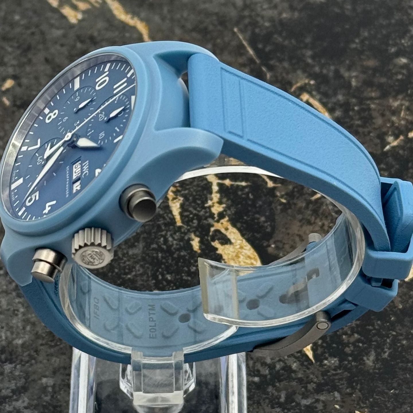 IWC Pilot Chronograph Top Gun Miramar IW389409 (2025) - Blue dial 42 mm Ceramic case (6/8)