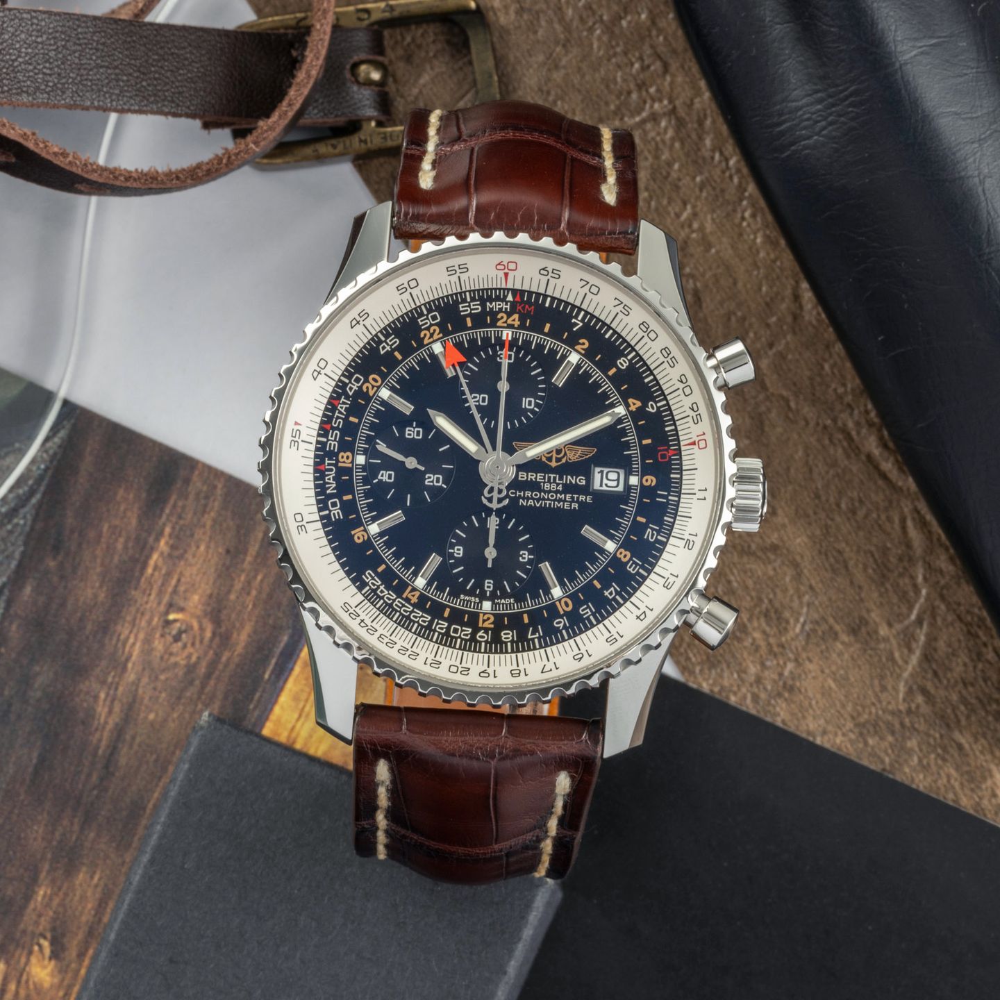 Breitling Navitimer World A2432212/B726 (Onbekend (willekeurig serienummer)) - Zwart wijzerplaat 46mm Staal (1/8)