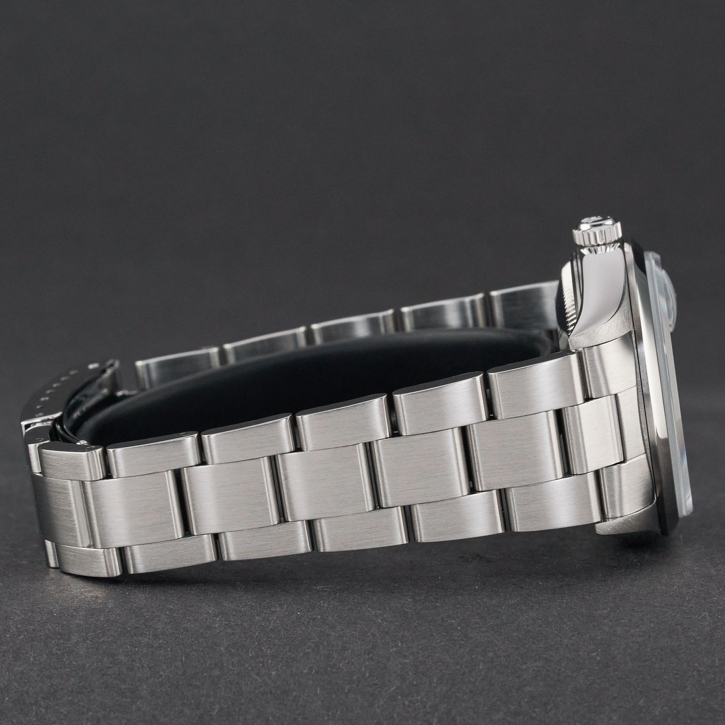 Rolex Oyster Perpetual Date 15200 (1999) - Black dial 34 mm Steel case (6/7)