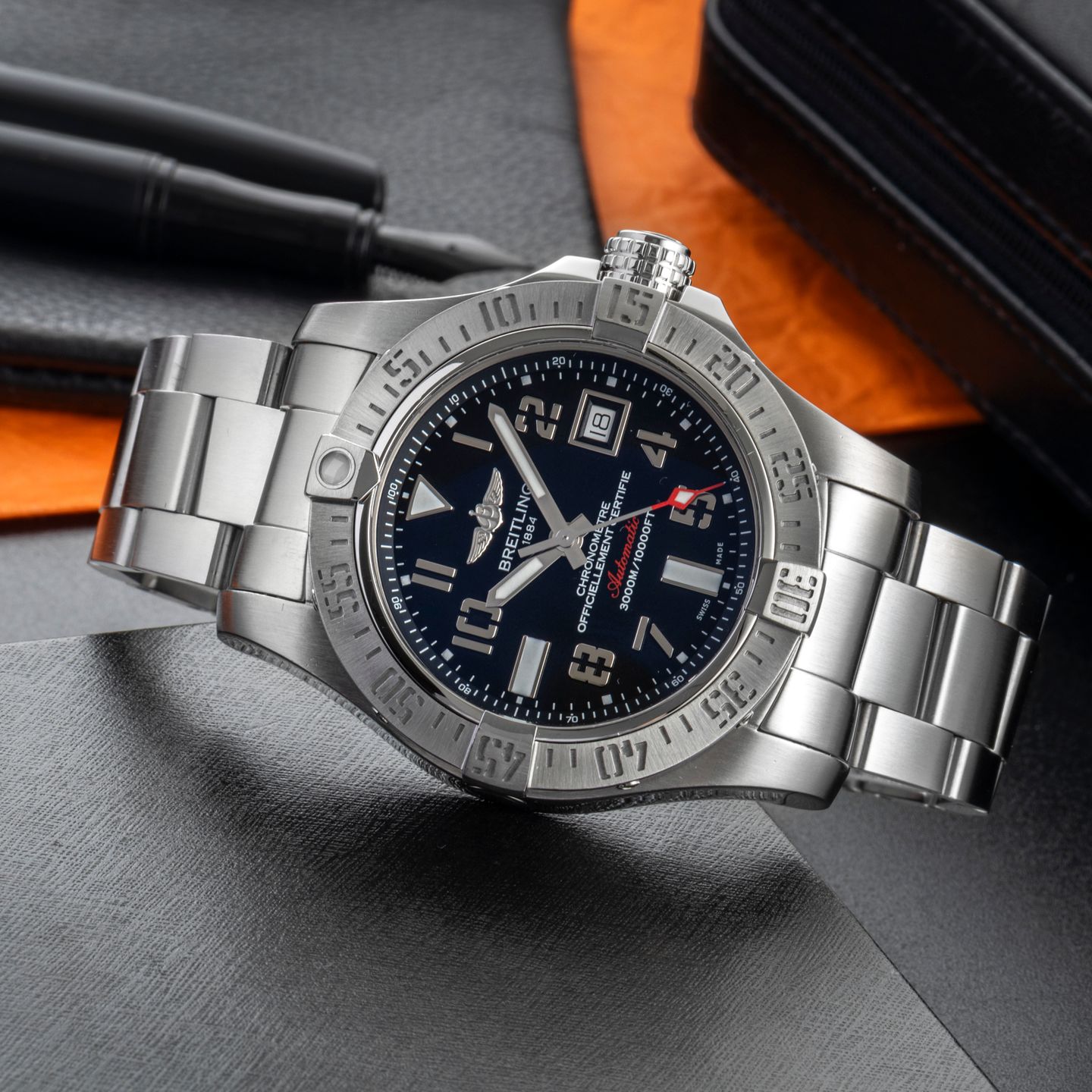 Breitling Avenger II Seawolf A17331 (Unknown (random serial)) - Black dial 45 mm Steel case (2/8)