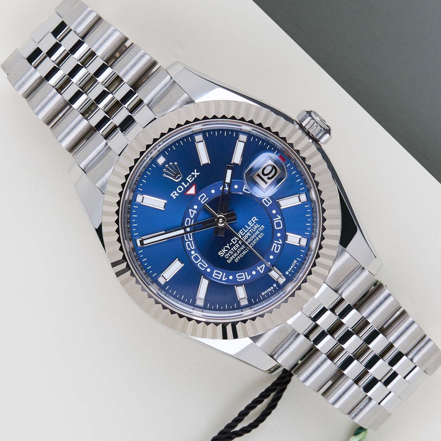 Rolex Sky-Dweller 336934 (2025) - 42 mm Gold/Steel case (1/8)