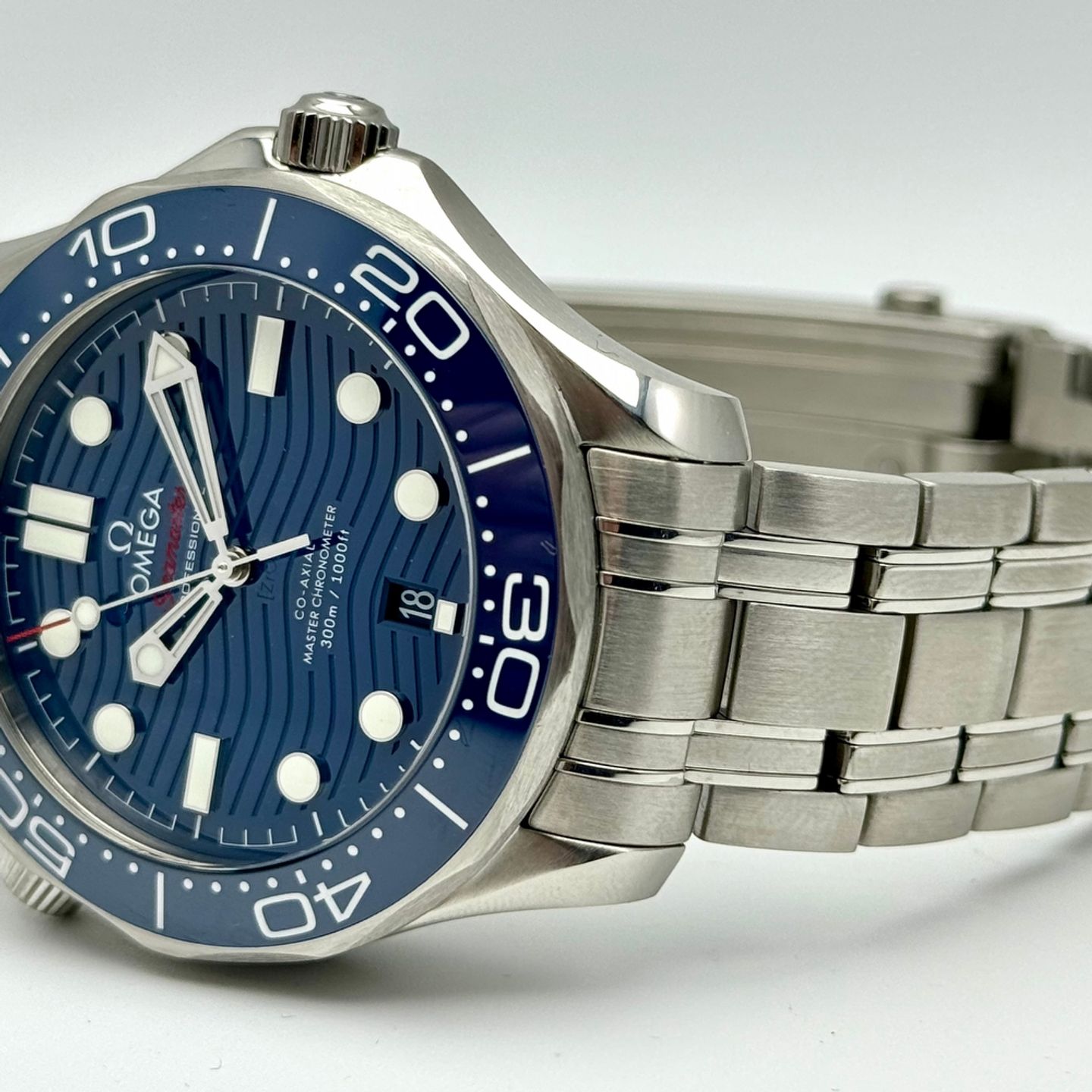 Omega Seamaster Diver 300 M 210.30.42.20.03.001 (2023) - Blue dial 42 mm Steel case (6/10)