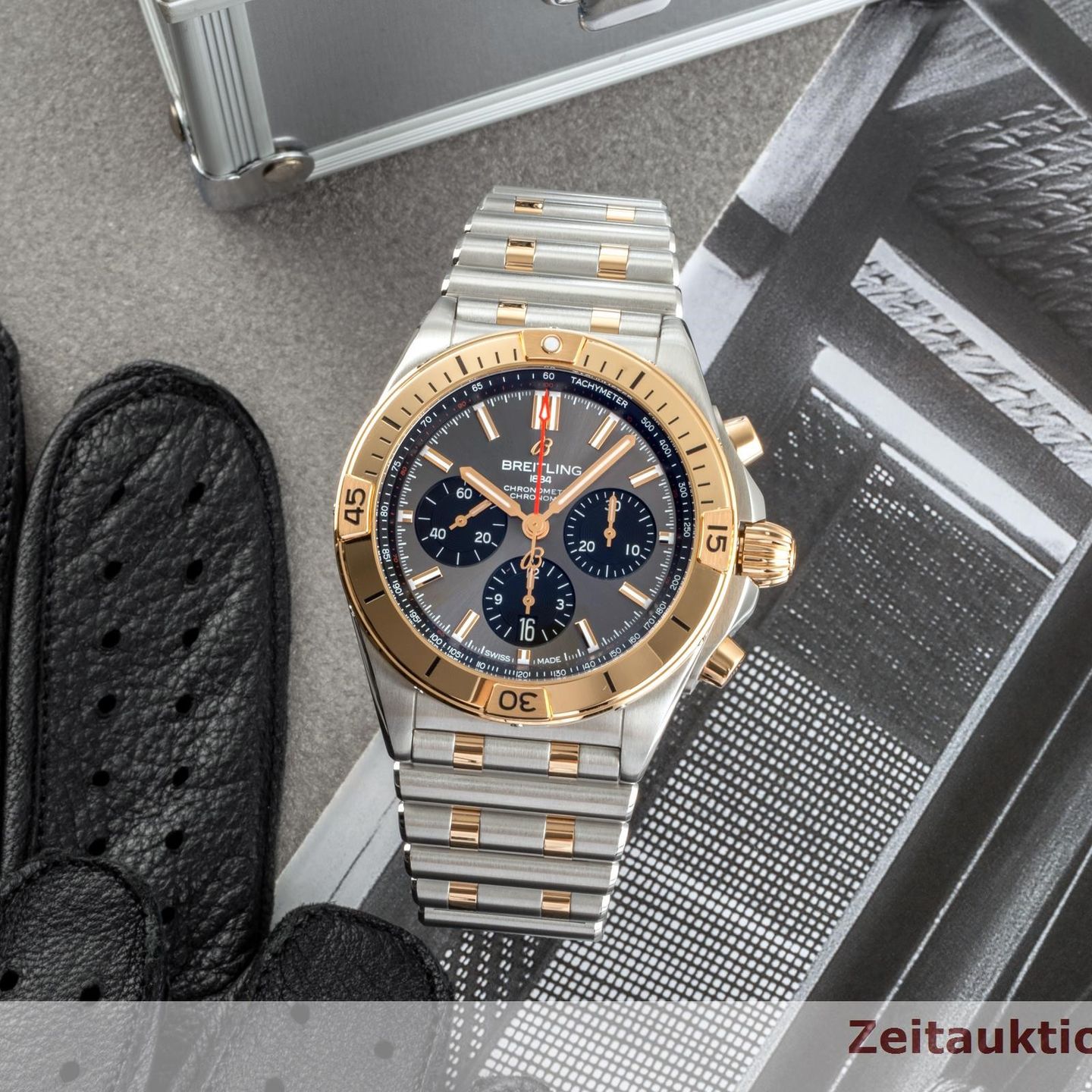 Breitling Chronomat 42 UB0134101B1U1 (2020) - Grey dial 42 mm Steel case (1/8)
