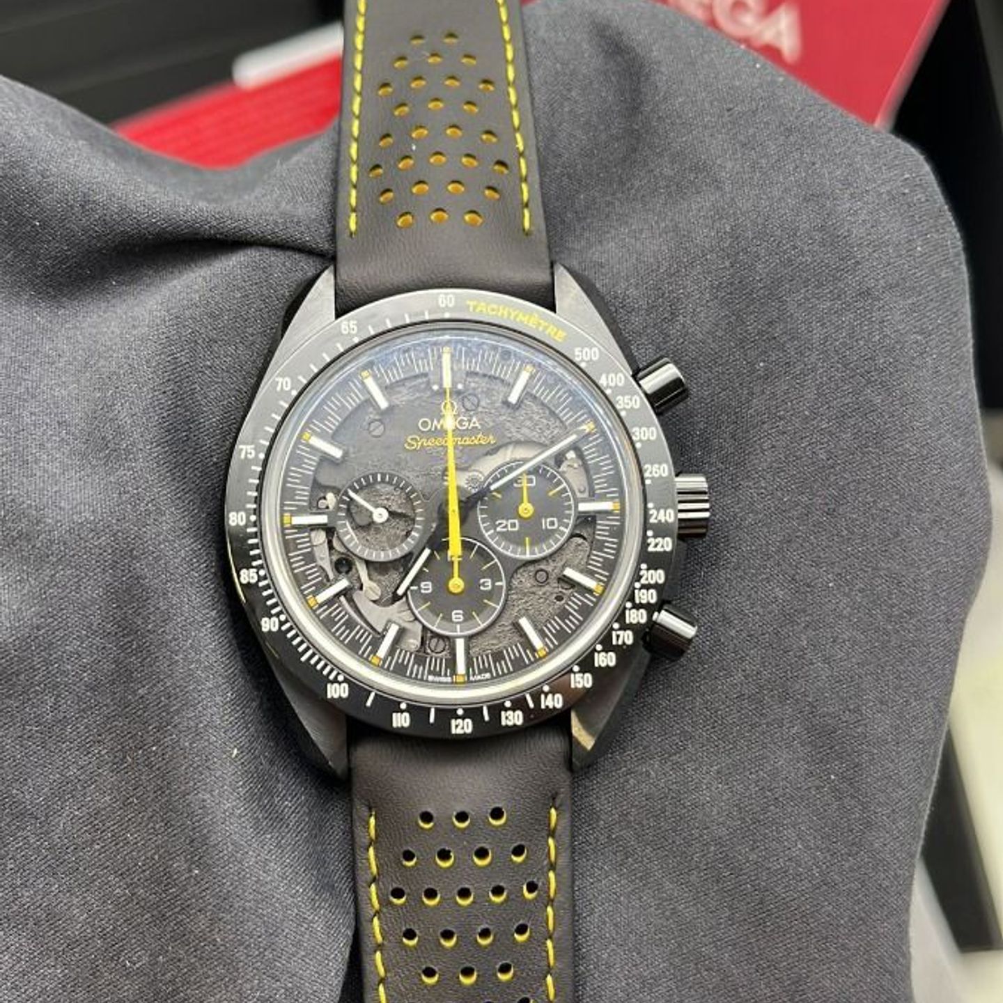 Omega Speedmaster Professional Moonwatch 311.92.44.30.01.001 (2023) - Zwart wijzerplaat 44mm Keramiek (3/8)