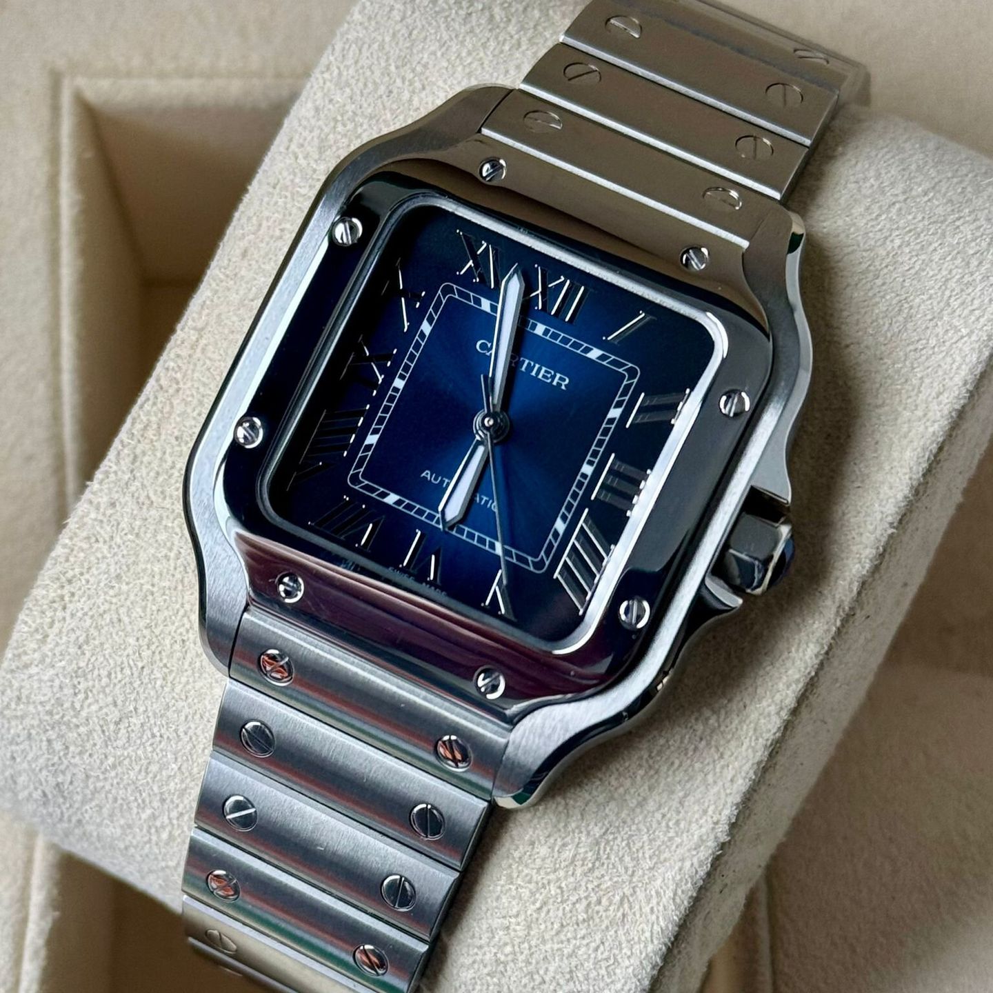 Cartier Santos WSSA0063 (2023) - Blue dial 35 mm Steel case (3/7)