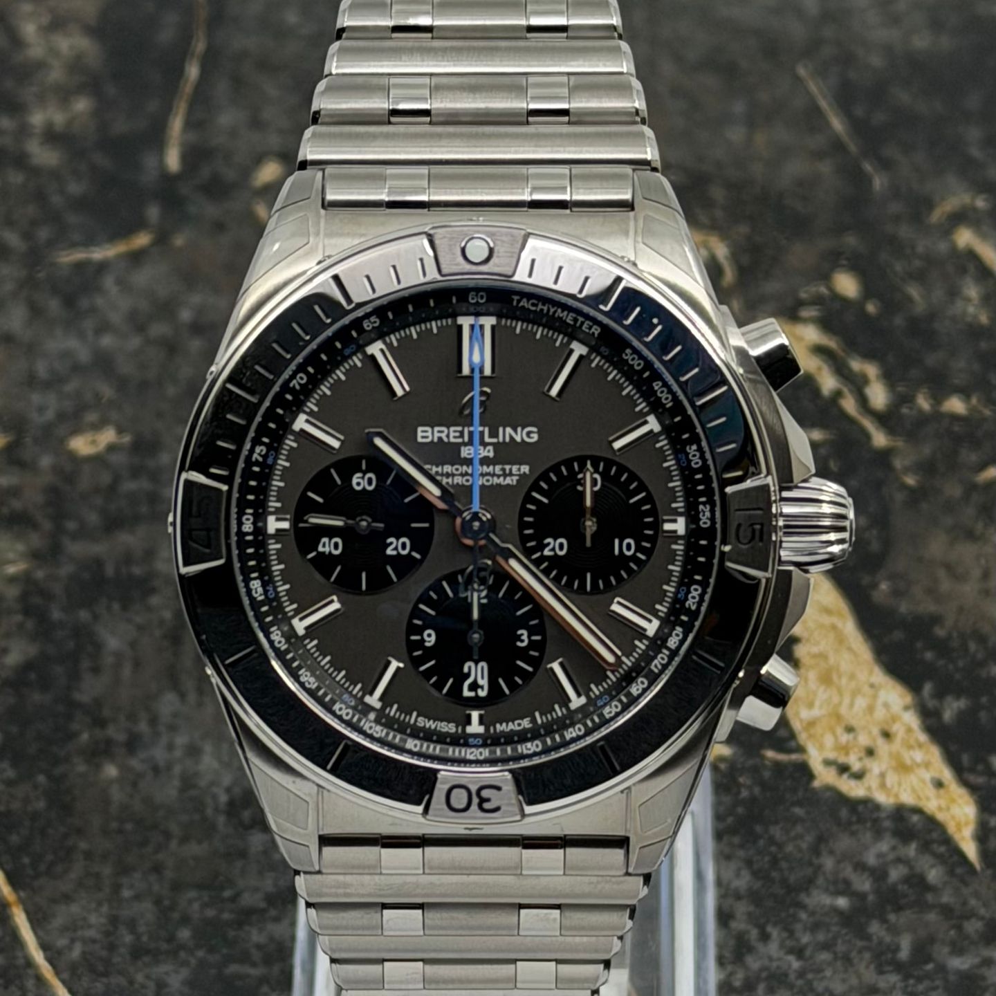 Breitling Chronomat 42 EB0134101M1E1 (2026) - Grey dial 42 mm Titanium case (2/8)