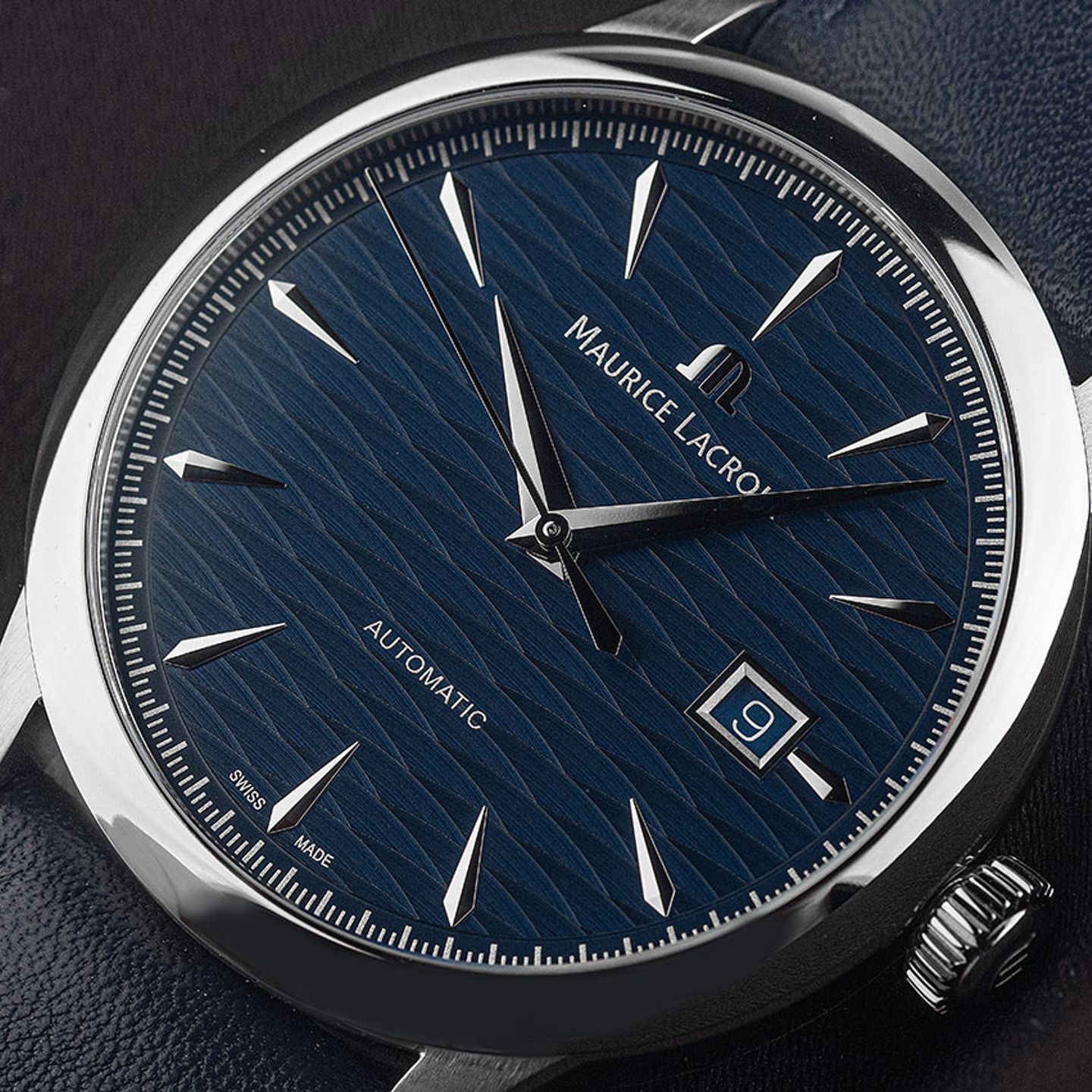 Maurice Lacroix Aikon AI6006-PVY11-170-1 (2025) - Pearl dial 35 mm Steel case (3/7)