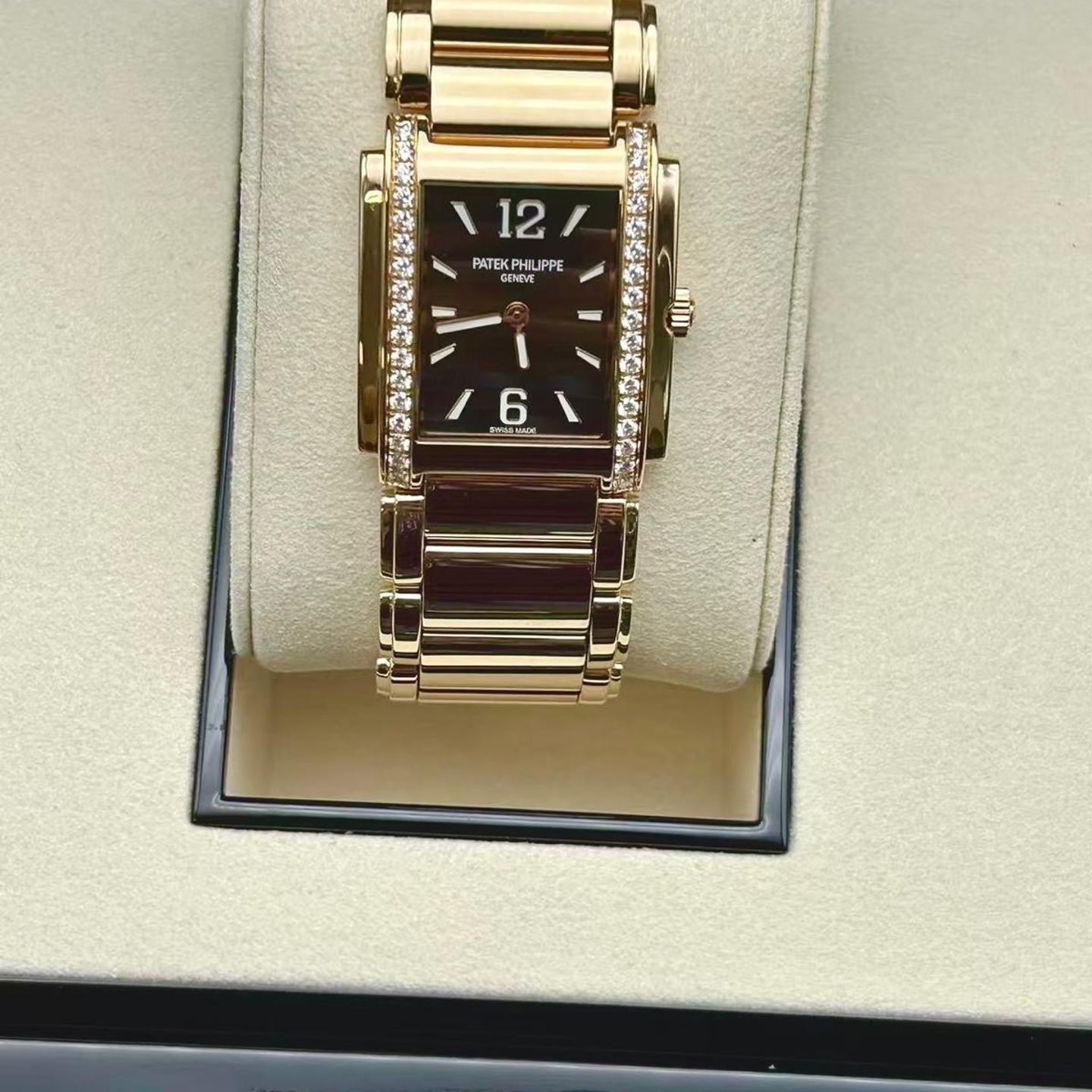 Patek Philippe Twenty~4 4910/1201R-001 (2023) - Brown dial 25 mm Rose Gold case (4/7)