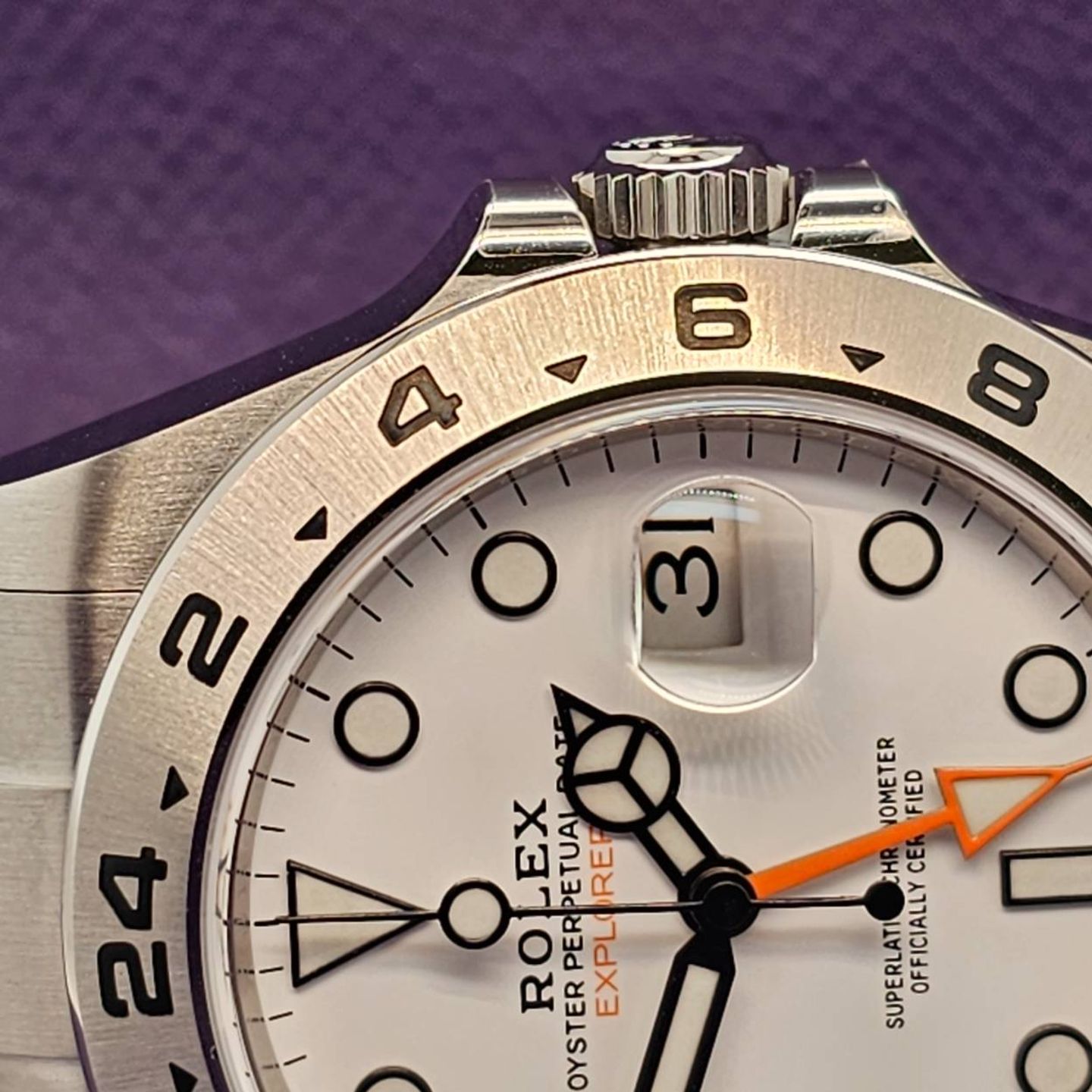 Rolex Explorer II 216570 (2021) - White dial 42 mm Steel case (4/5)