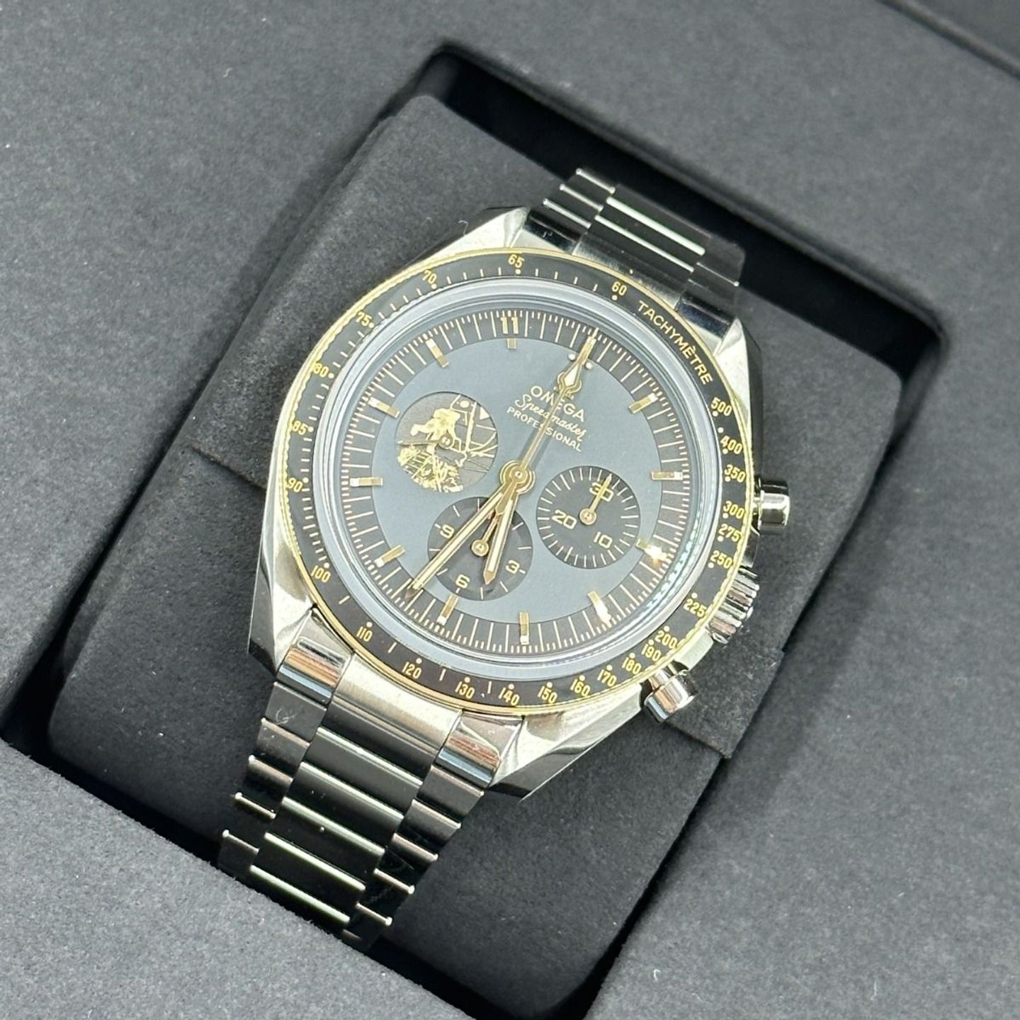 Omega Speedmaster Professional Moonwatch 310.20.42.50.01.001 (2024) - Black dial 42 mm Steel case (5/8)