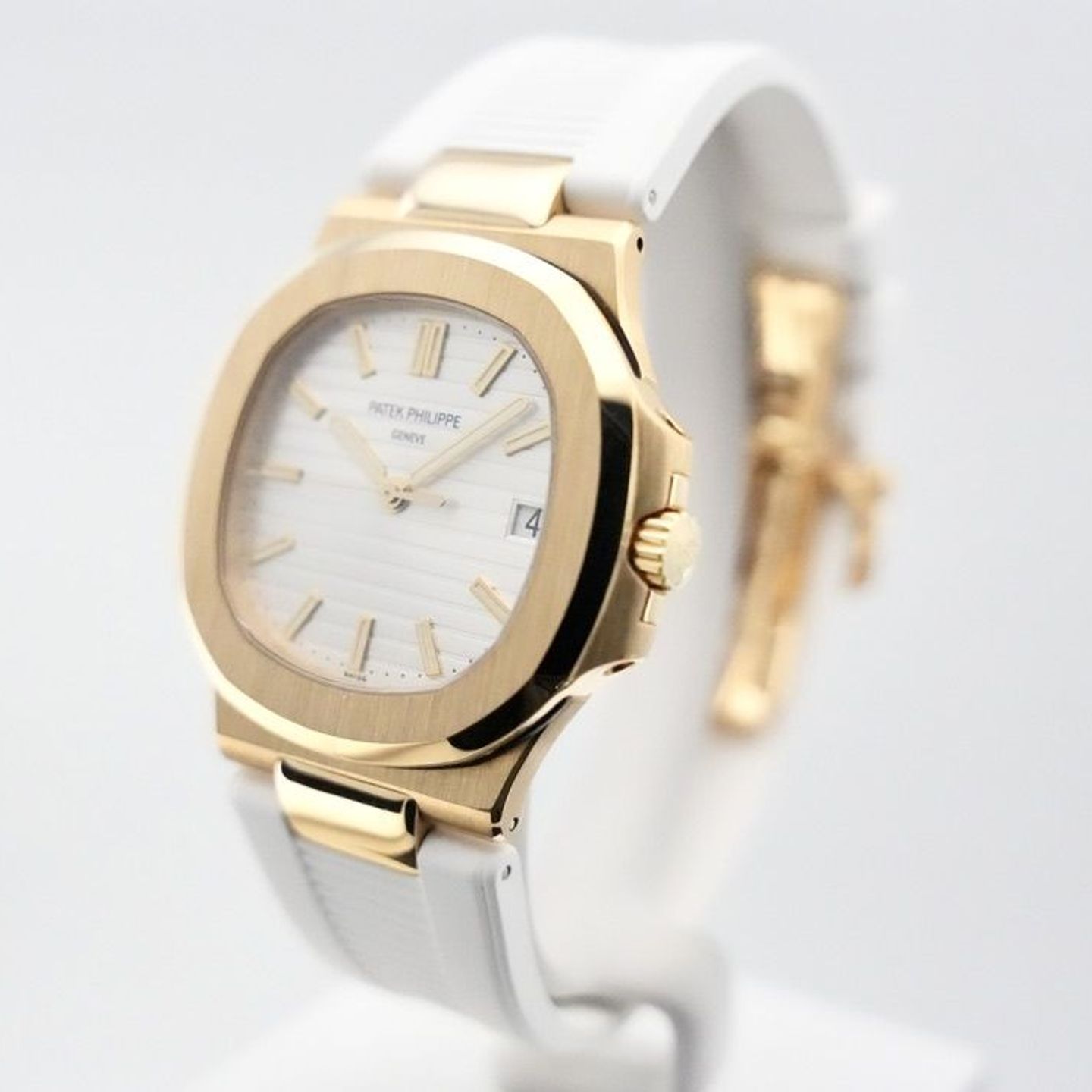 Patek Philippe Nautilus 5711J (2008) - White dial 40 mm Yellow Gold case (2/8)