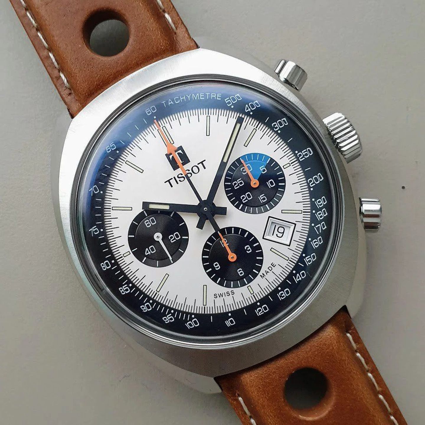 Tissot Heritage T124.427.16.031.01 (2025) - Silver dial 43 mm Steel case (1/8)