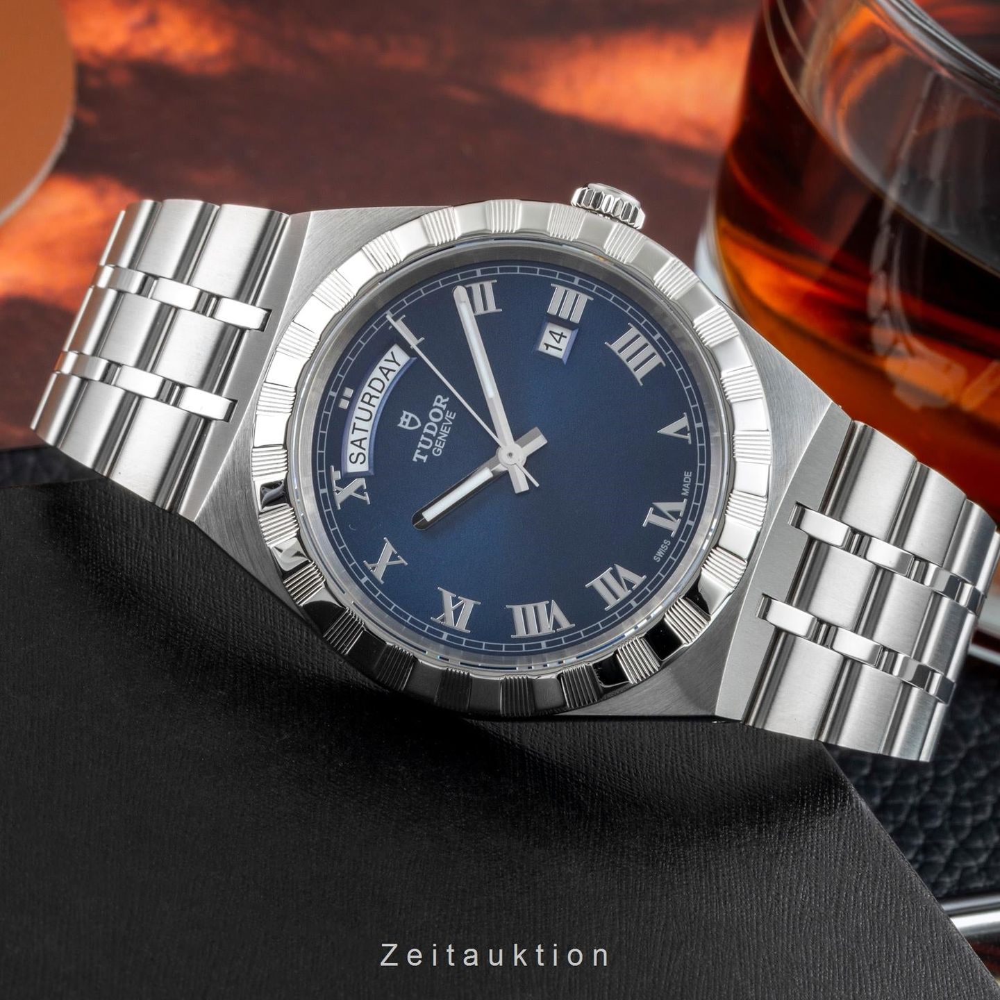 Tudor Royal 28600 (Onbekend (willekeurig serienummer)) - Blauw wijzerplaat 41mm Staal (2/8)