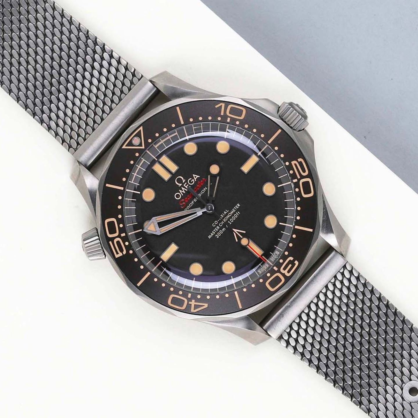 Omega Seamaster Diver 300 M 210.92.42.20.01.001 (2022) - Brown dial 42 mm Titanium case (1/8)