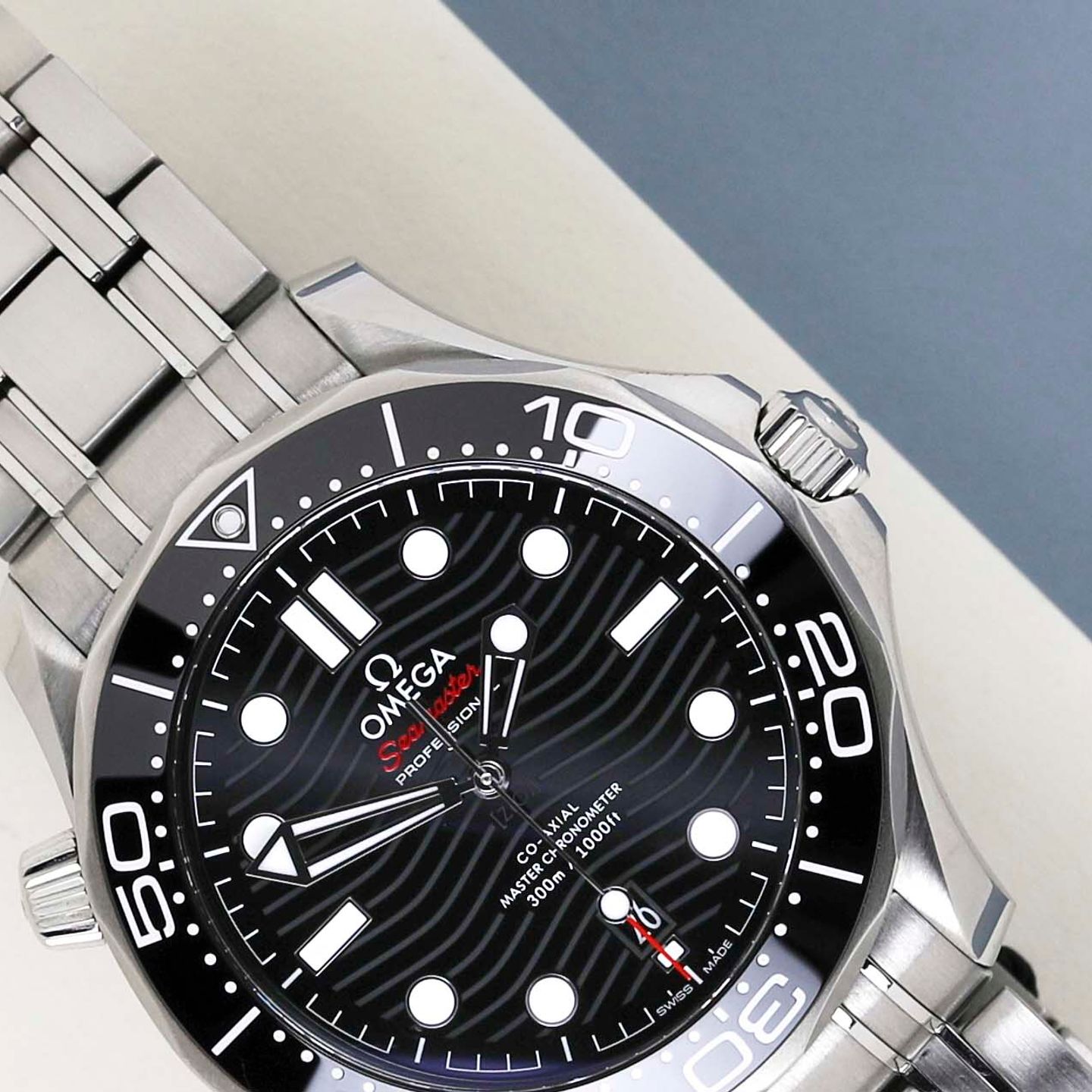 Omega Seamaster Diver 300 M 210.30.42.20.01.001 (2022) - Zwart wijzerplaat 42mm Staal (3/8)