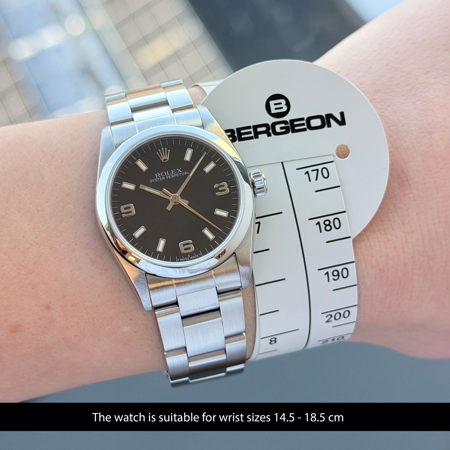 Rolex Oyster Perpetual 31 67480 (1998) - Black dial 31 mm Steel case (2/8)